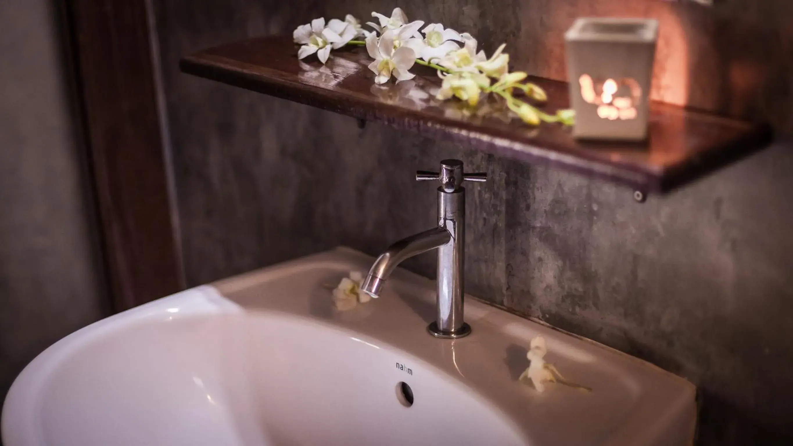 Bathroom in Baan Manali Resort Bathroom in Baan Manali Resort