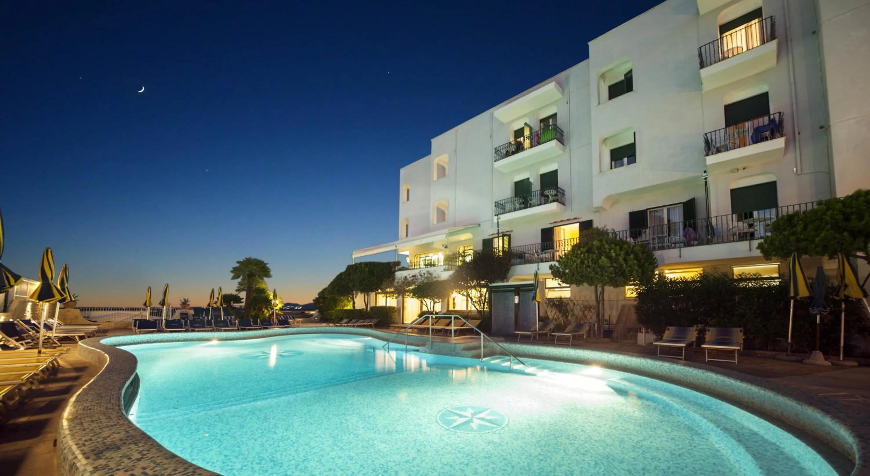 Swimming pool in Hotel Ambasciatori