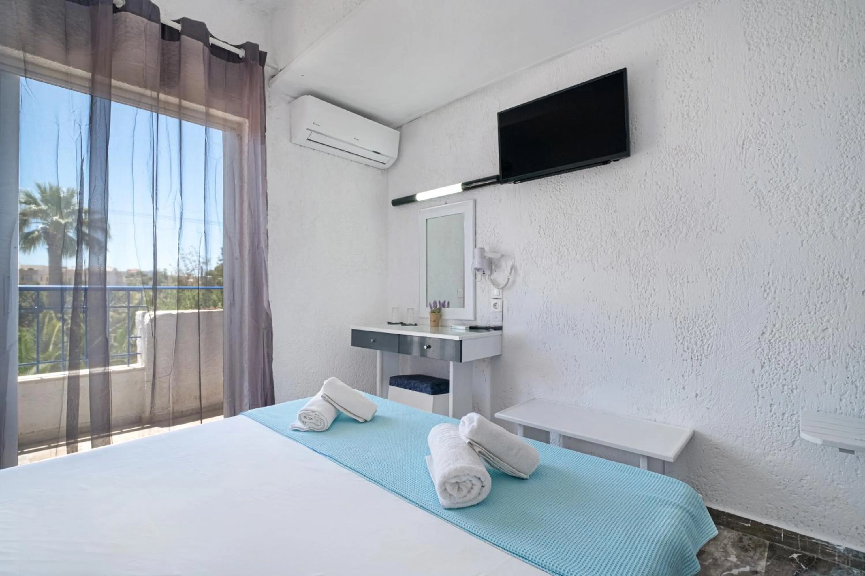 Bedroom, Bed in Gorgona Hotel
