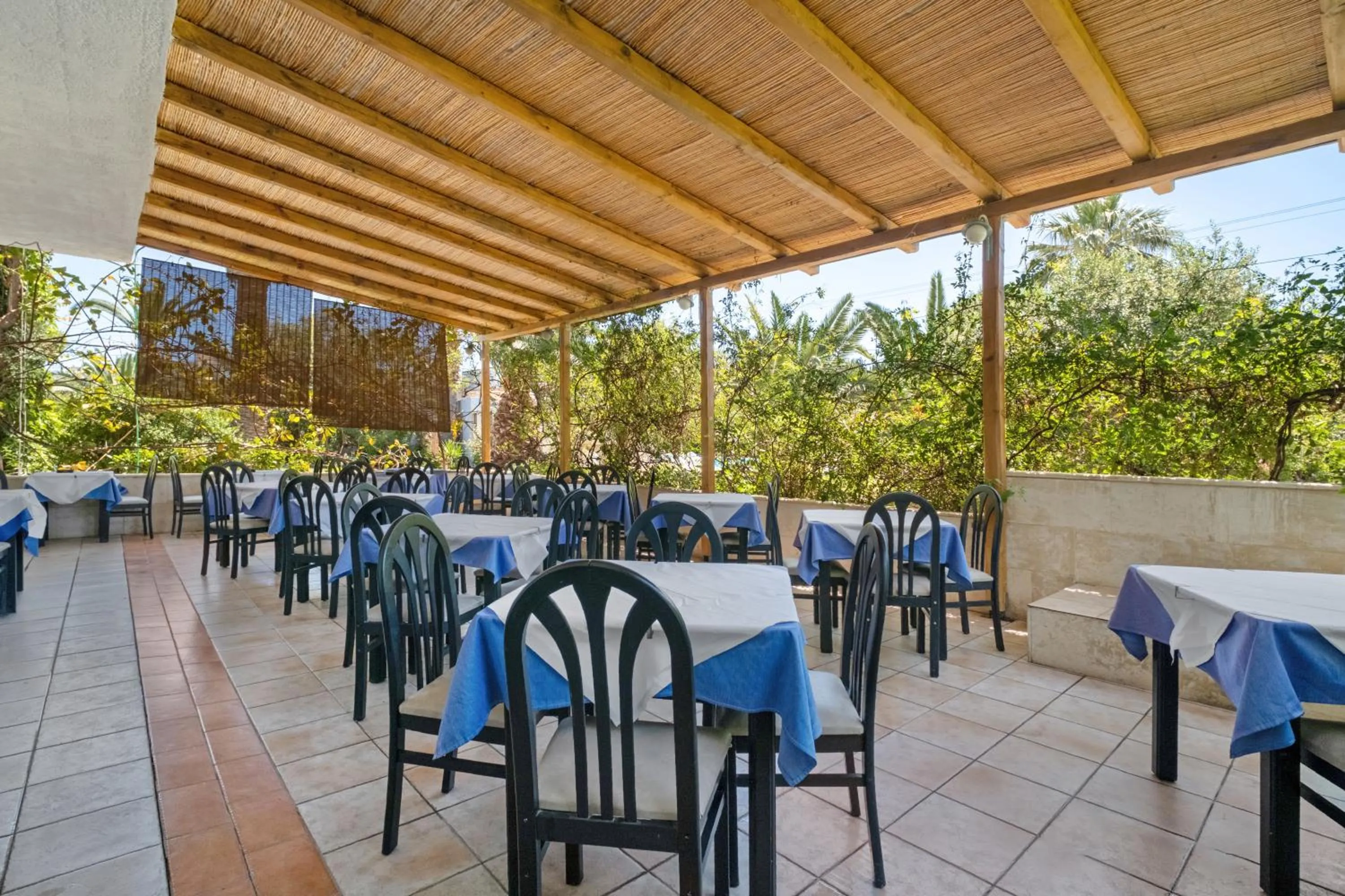 Restaurant/places to eat in Gorgona Hotel