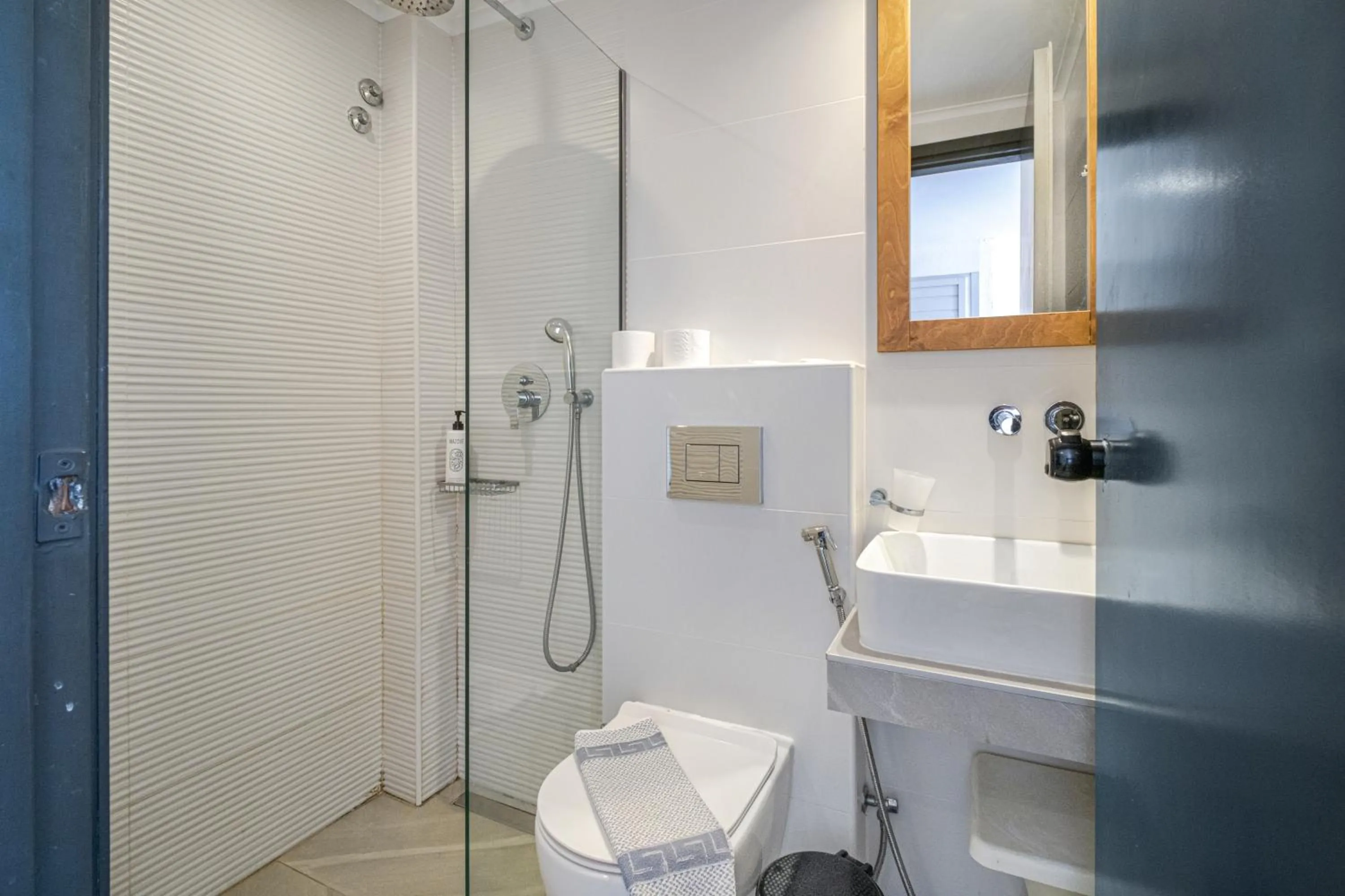 Shower in Gorgona Hotel