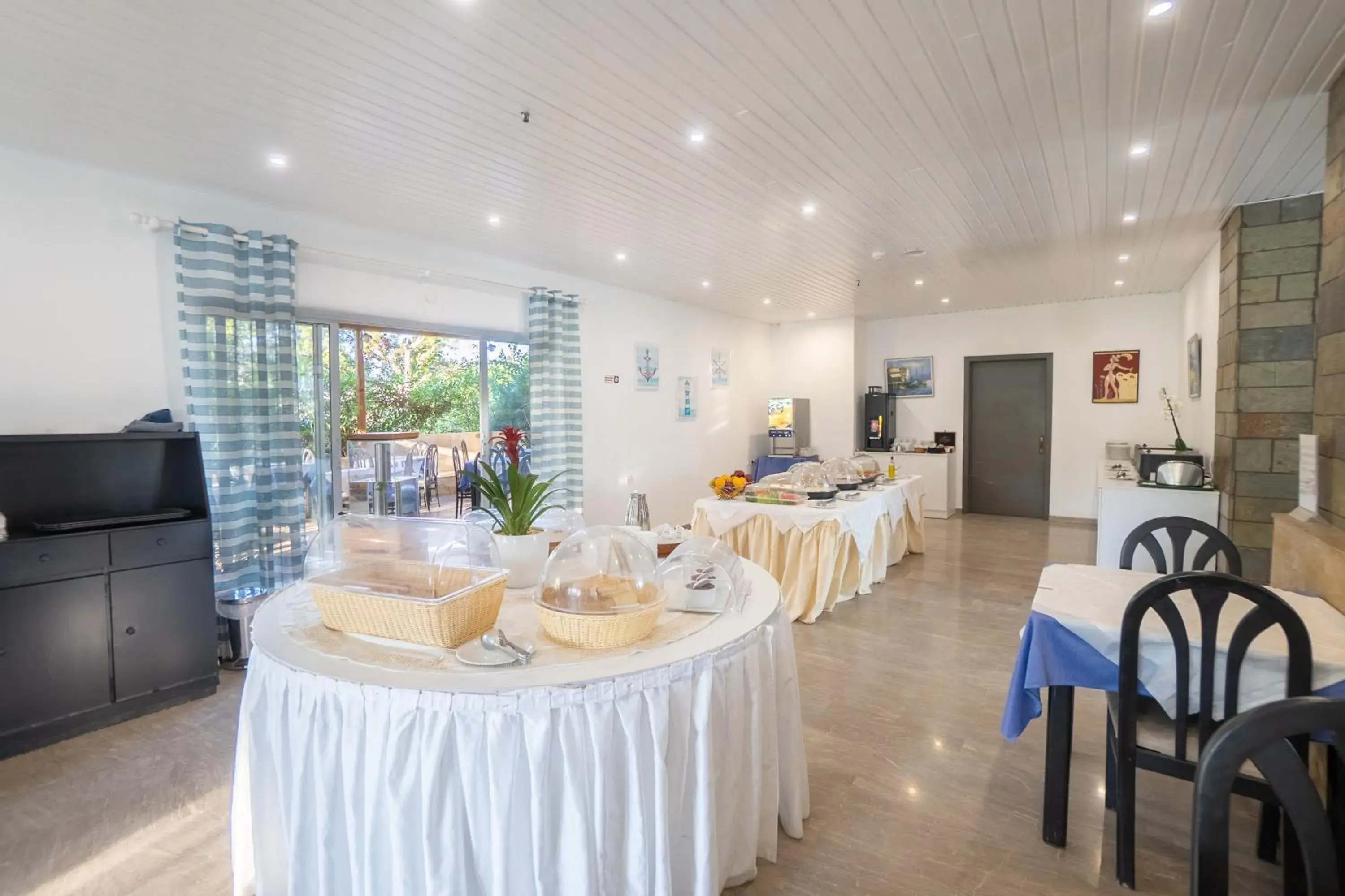 Restaurant/places to eat in Gorgona Hotel Restaurant/places to eat in Gorgona Hotel