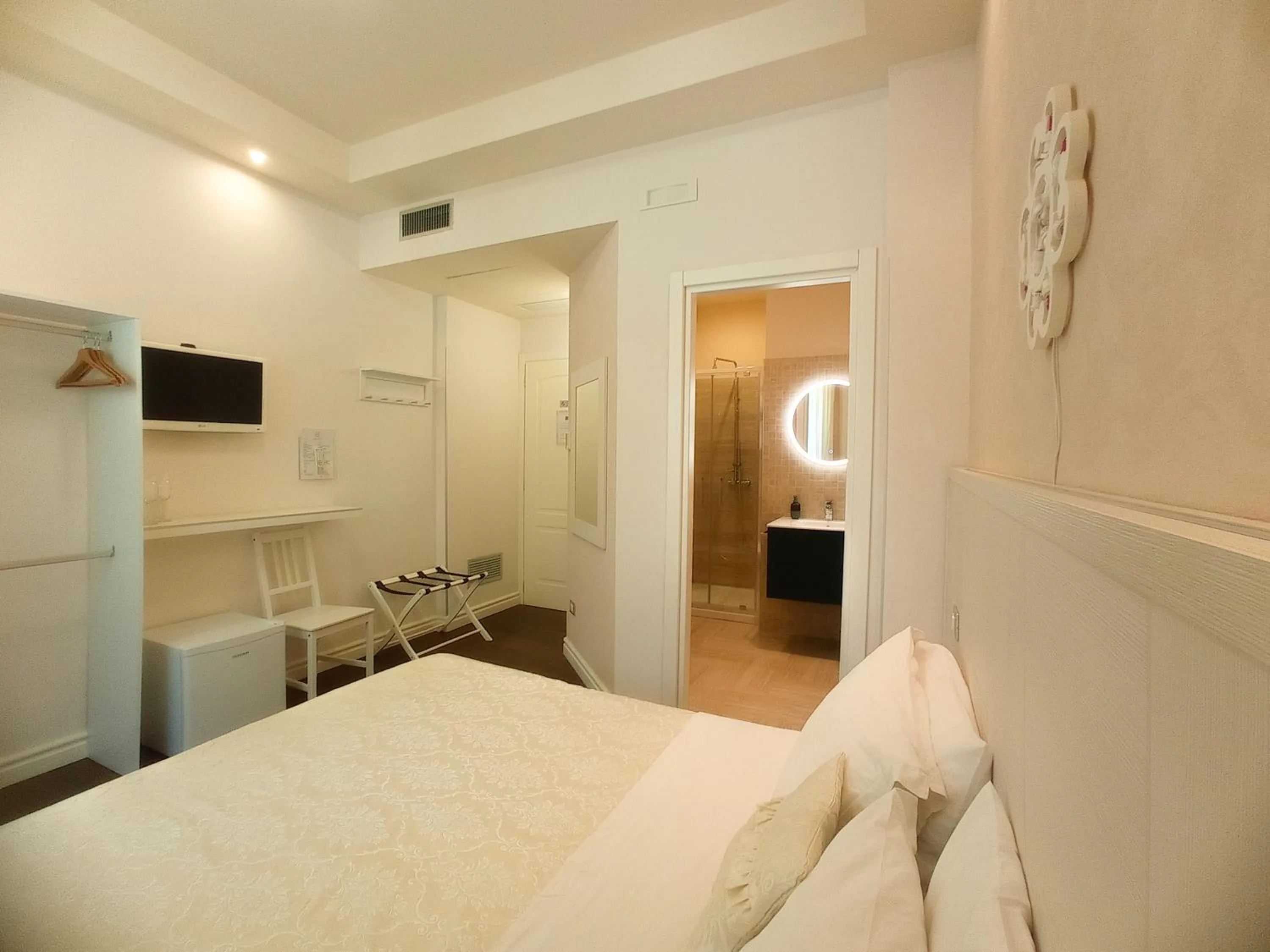 Shower, Bed in Vigne Vecchie