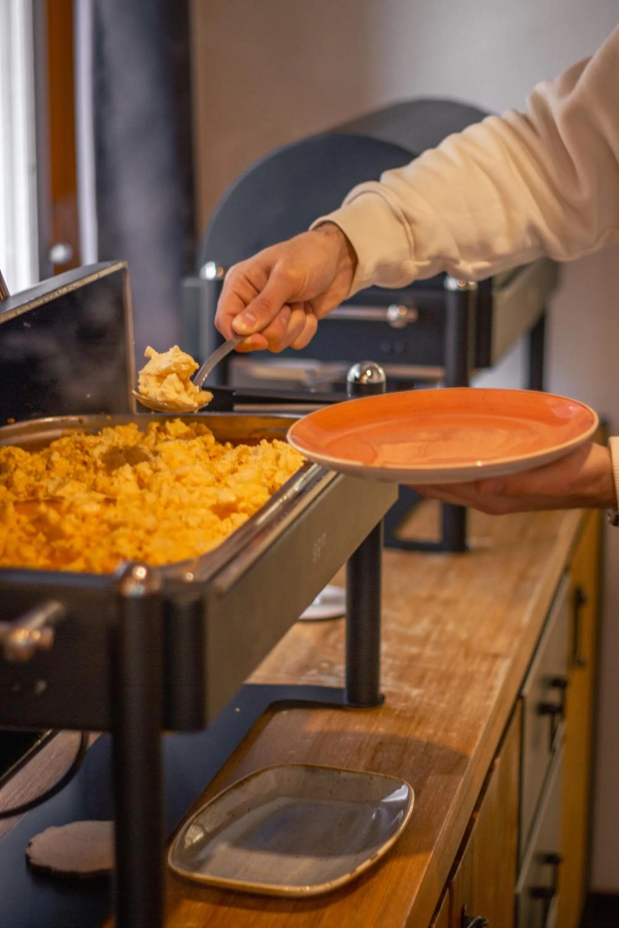 Breakfast in Eiger Lodge Easy