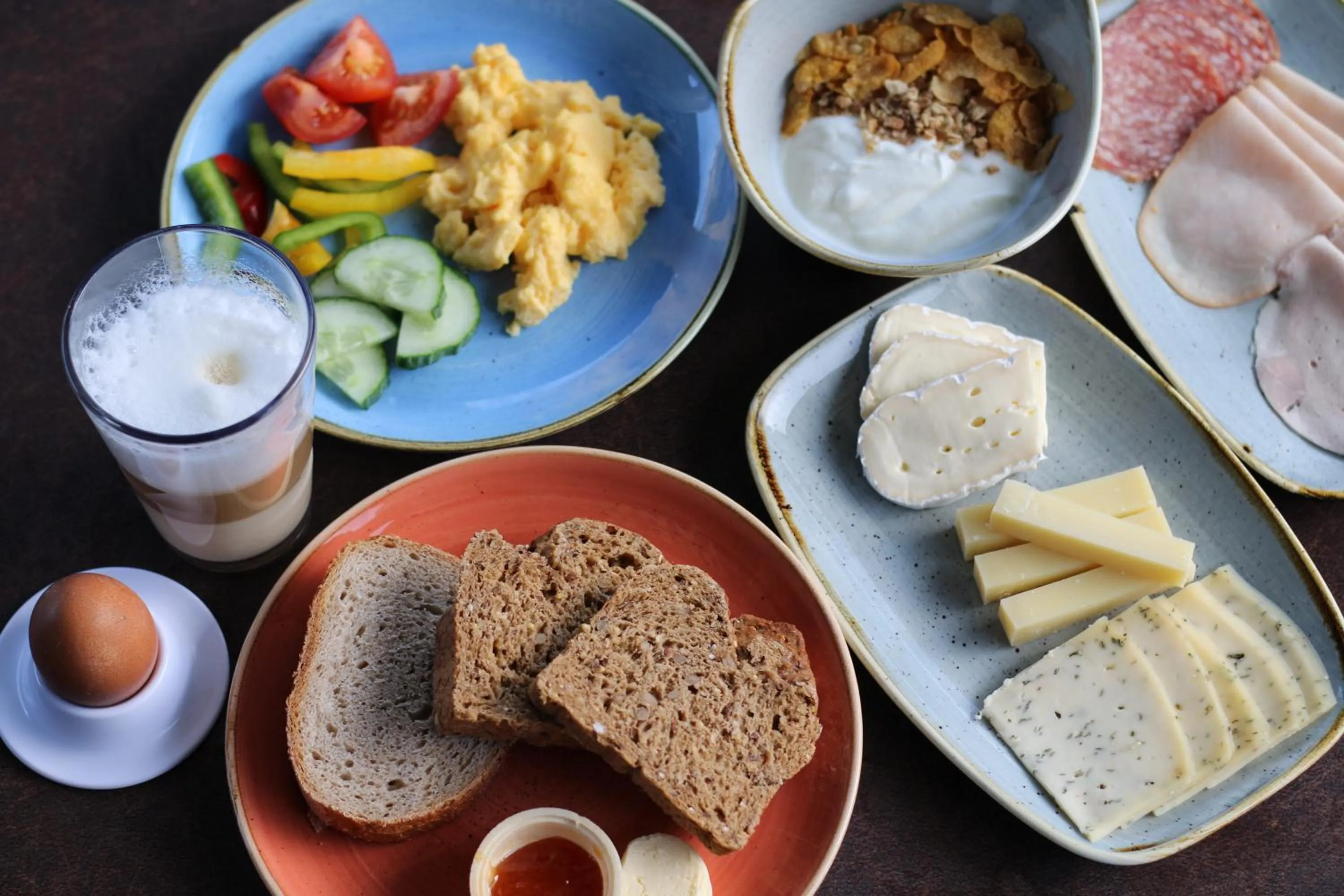 Breakfast in Eiger Lodge Easy