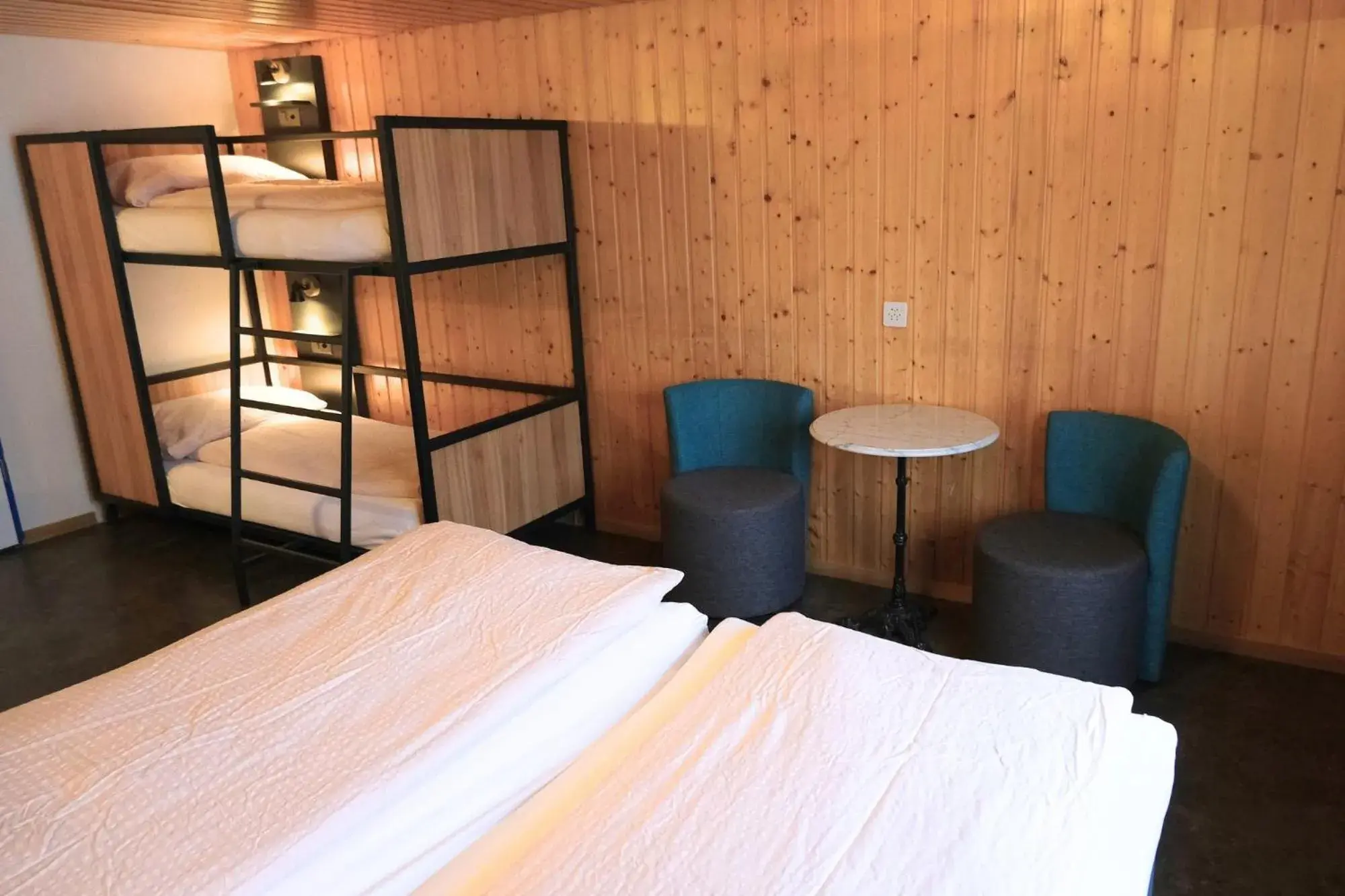 Photo of the whole room, Bed in Eiger Lodge Easy Photo of the whole room, Bed in Eiger Lodge Easy