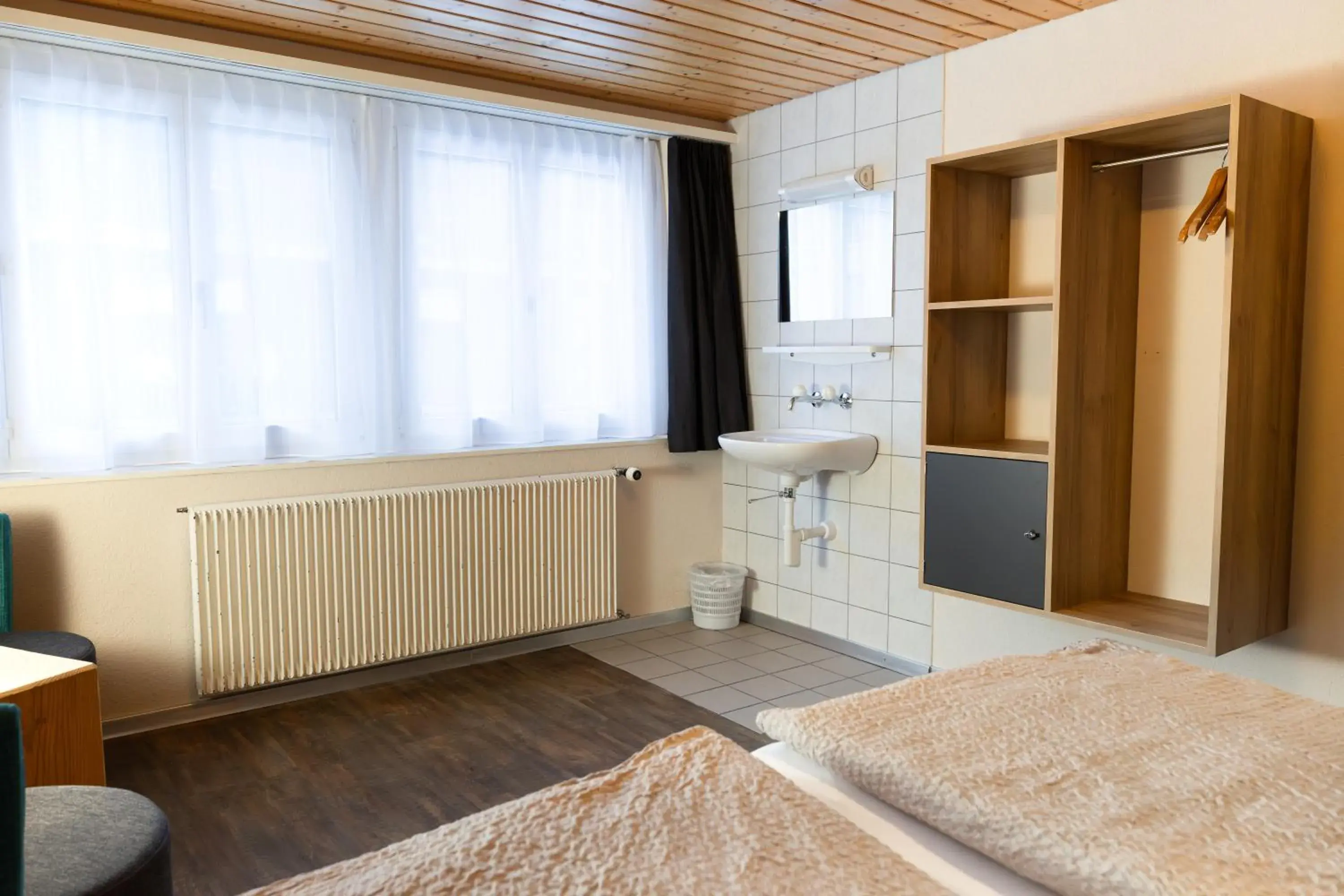 Photo of the whole room, Bed in Eiger Lodge Easy Photo of the whole room, Bed in Eiger Lodge Easy