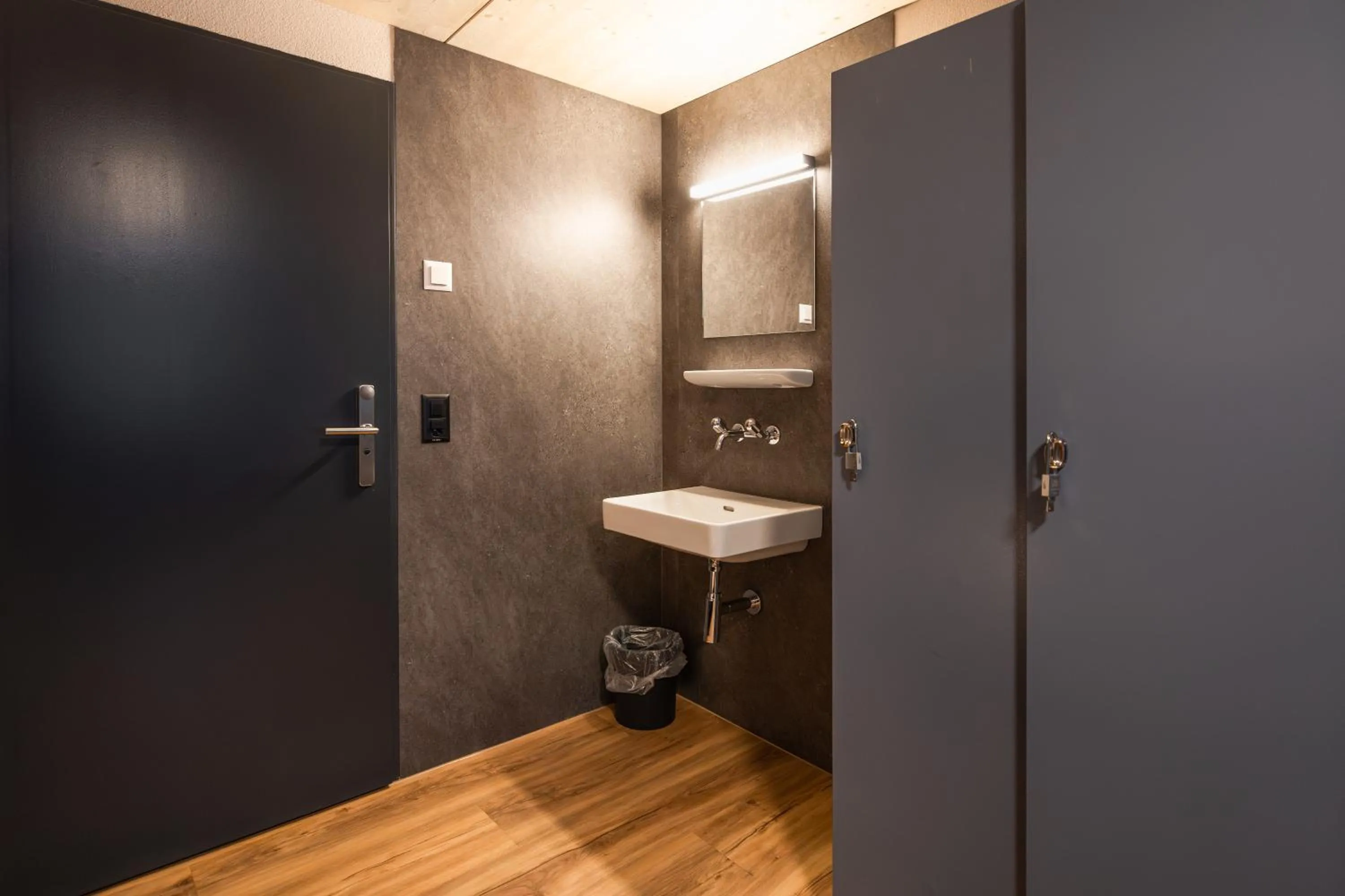 Photo of the whole room in Eiger Lodge Easy