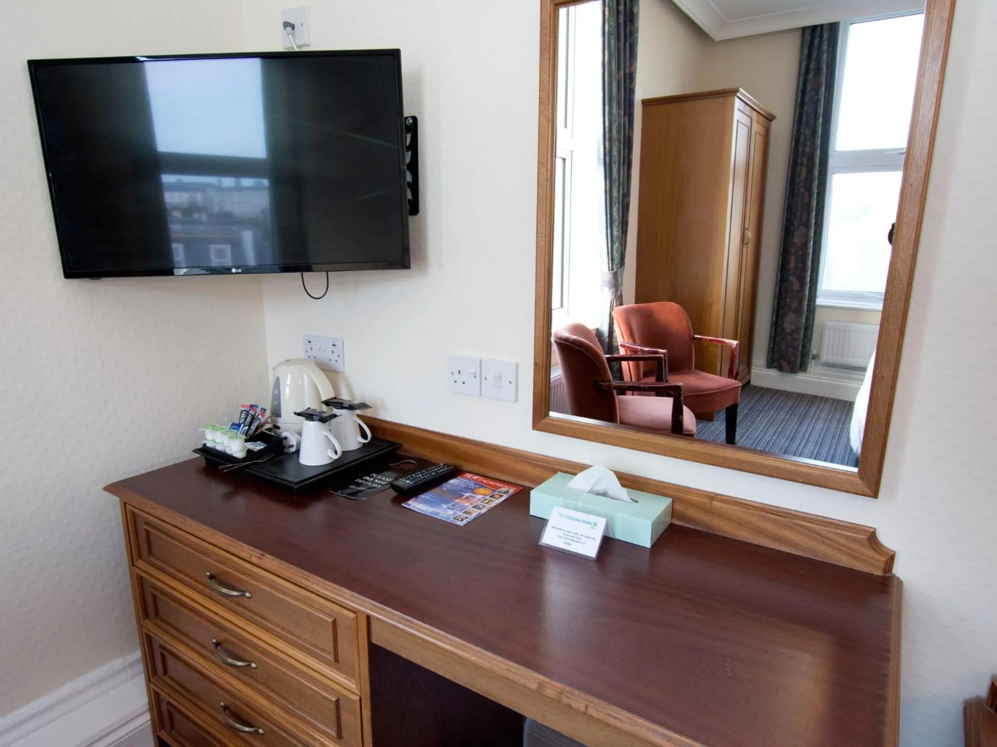 TV and multimedia in TLH Victoria Hotel - TLH Leisure, Entertainment and Spa Resort