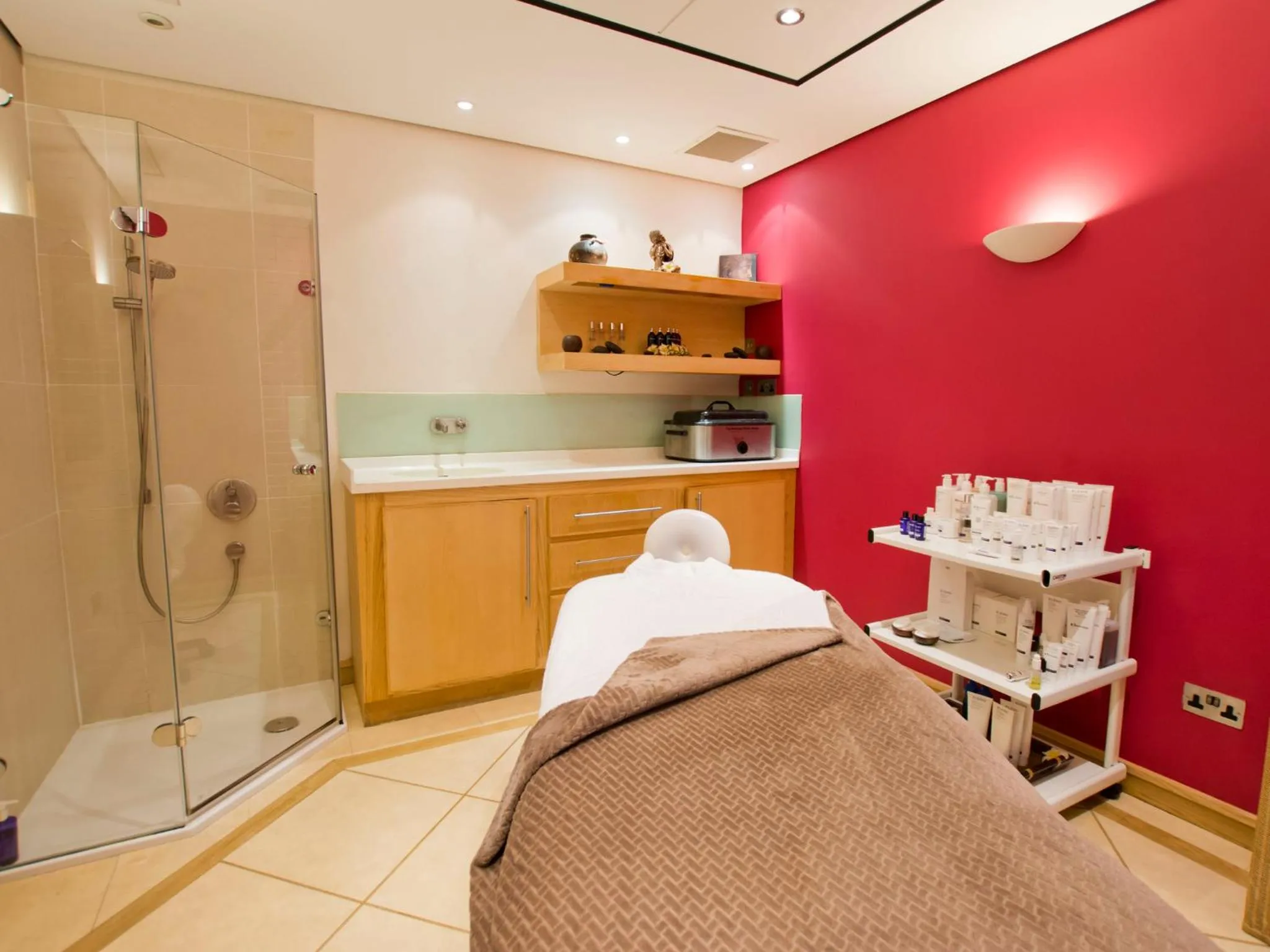 Massage, Bed in TLH Victoria Hotel - TLH Leisure, Entertainment and Spa Resort
