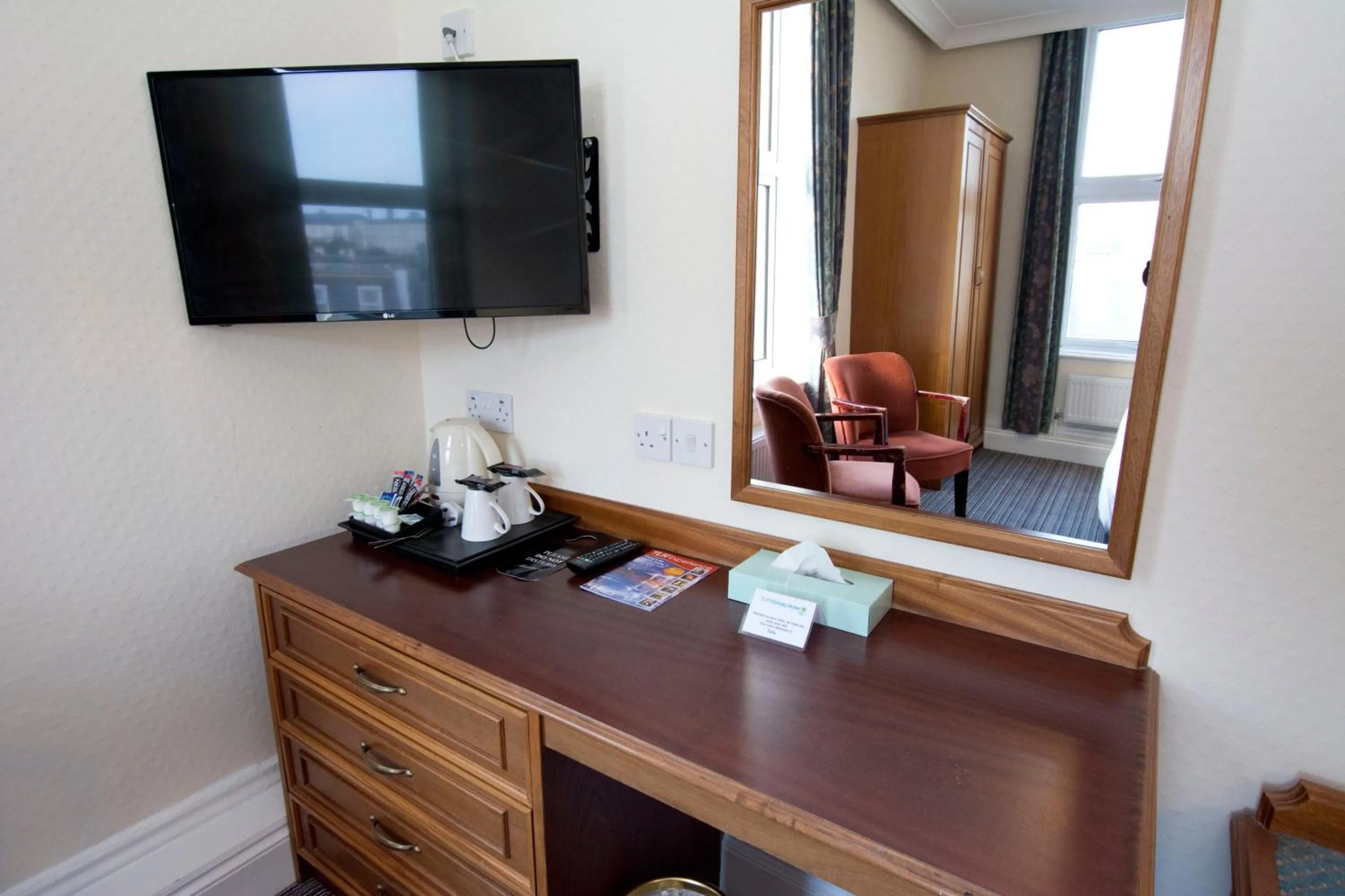 TV and multimedia in TLH Victoria Hotel - TLH Leisure, Entertainment and Spa Resort