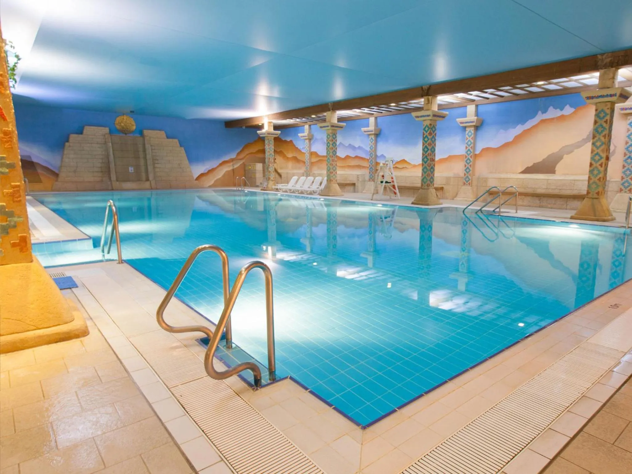 Swimming pool in TLH Victoria Hotel - TLH Leisure, Entertainment and Spa Resort