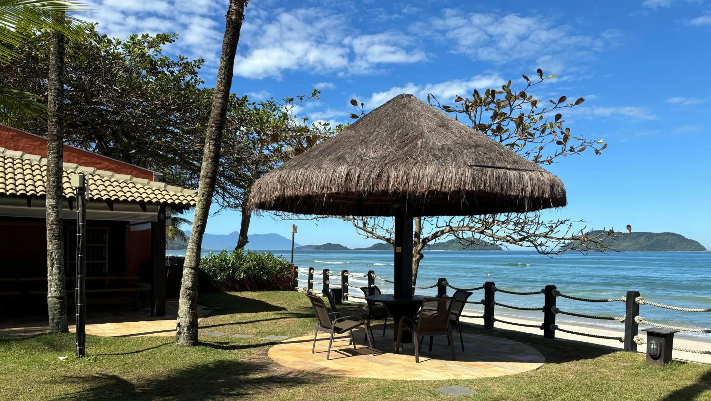 Natural landscape in Juquehy - Condomínio de Frente para o Mar - Piscina Aquecida - Quadra de Tenis