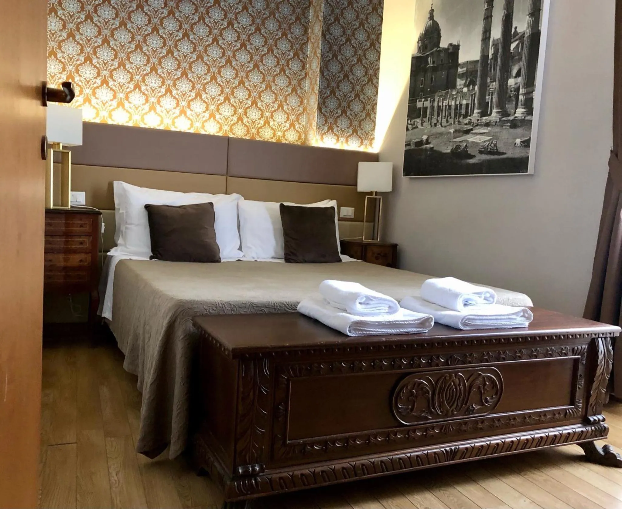 Photo of the whole room, Bed in Navona Residenza de Charme