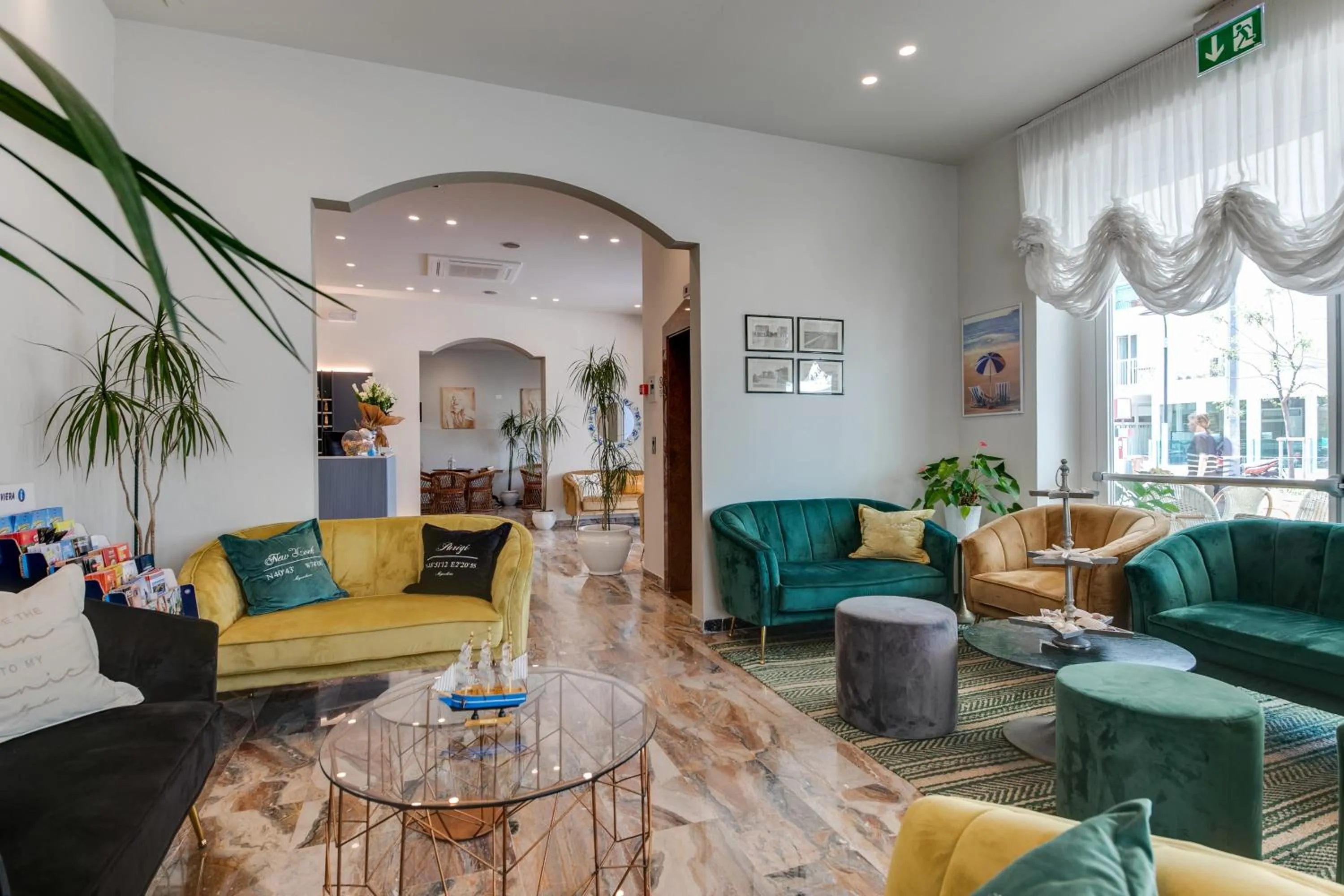 Communal lounge/ TV room in Hotel Cigno D'Oro