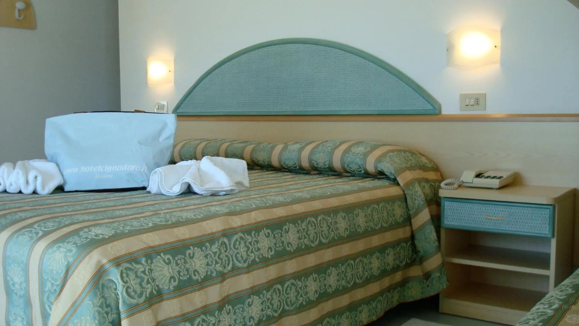 Bed in Hotel Cigno D'Oro