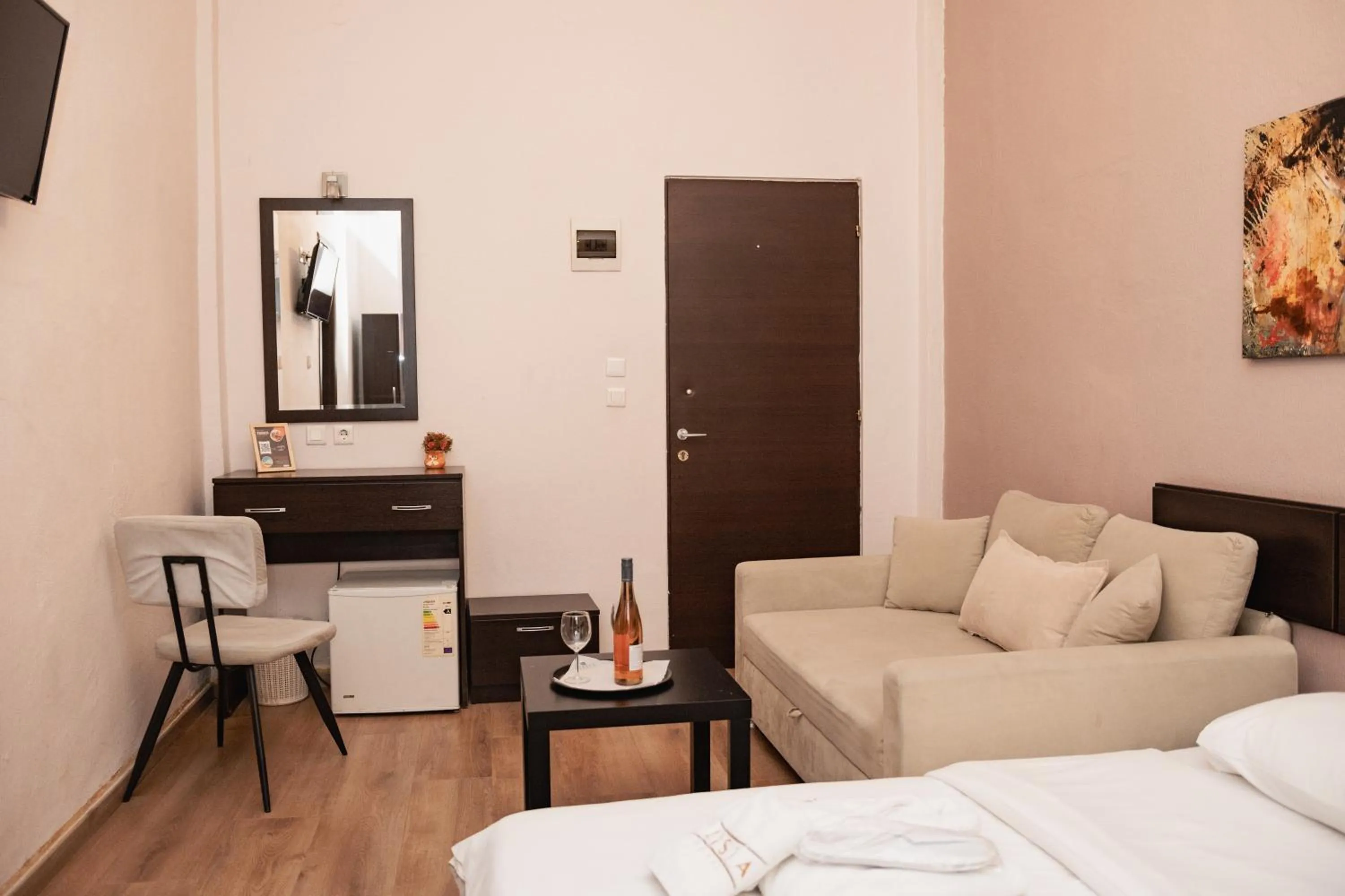 Dining area, Bed in Hotel Ilisia