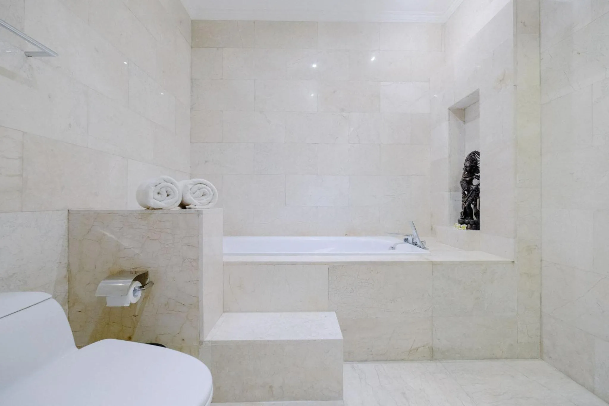 Bathroom in djabu Seminyak Hotel