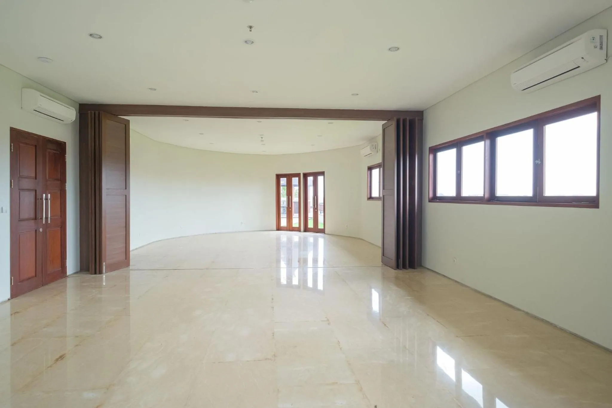 Area and facilities in djabu Seminyak Hotel