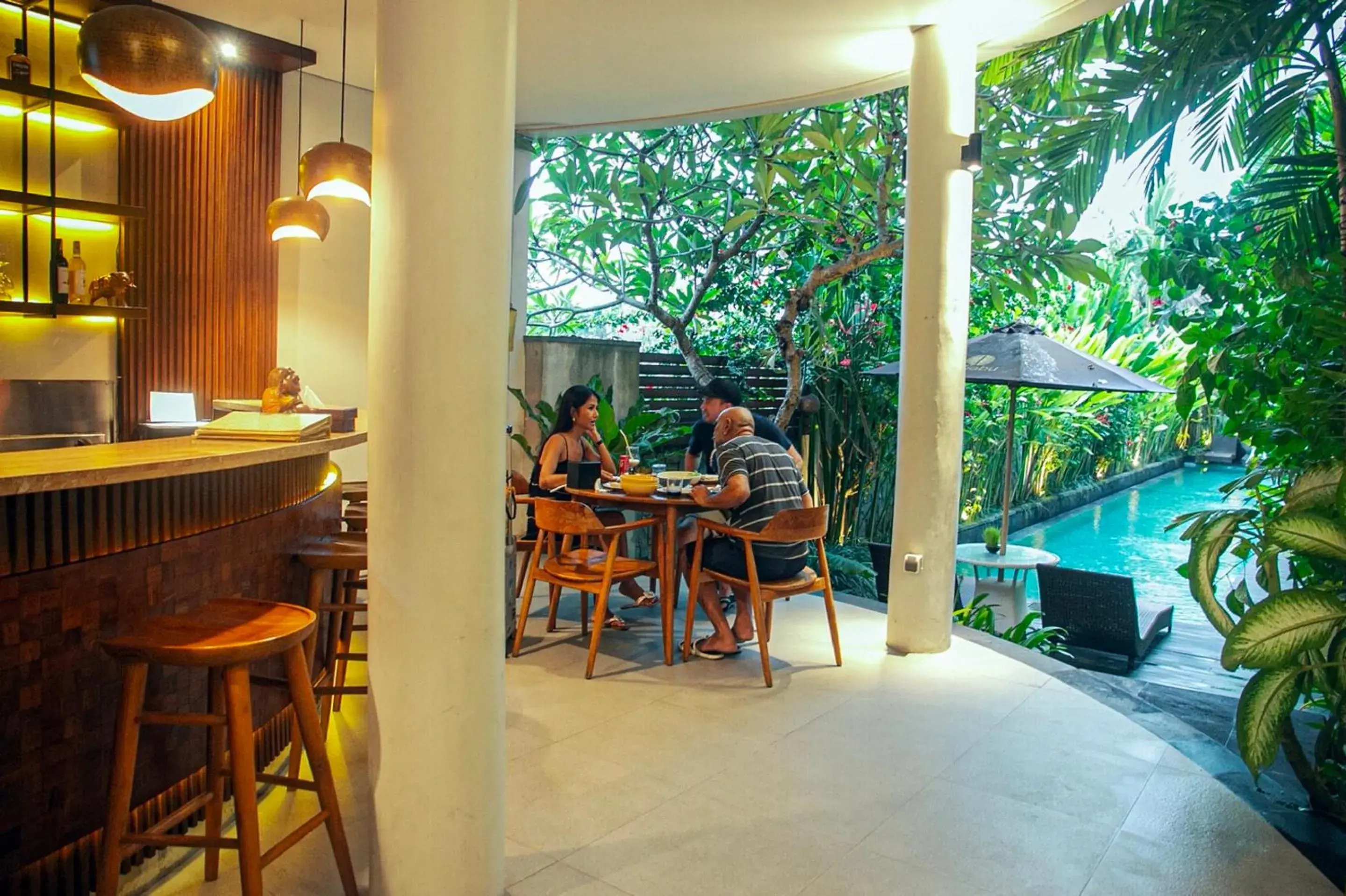 Restaurant/places to eat in djabu Seminyak Hotel Restaurant/places to eat in djabu Seminyak Hotel