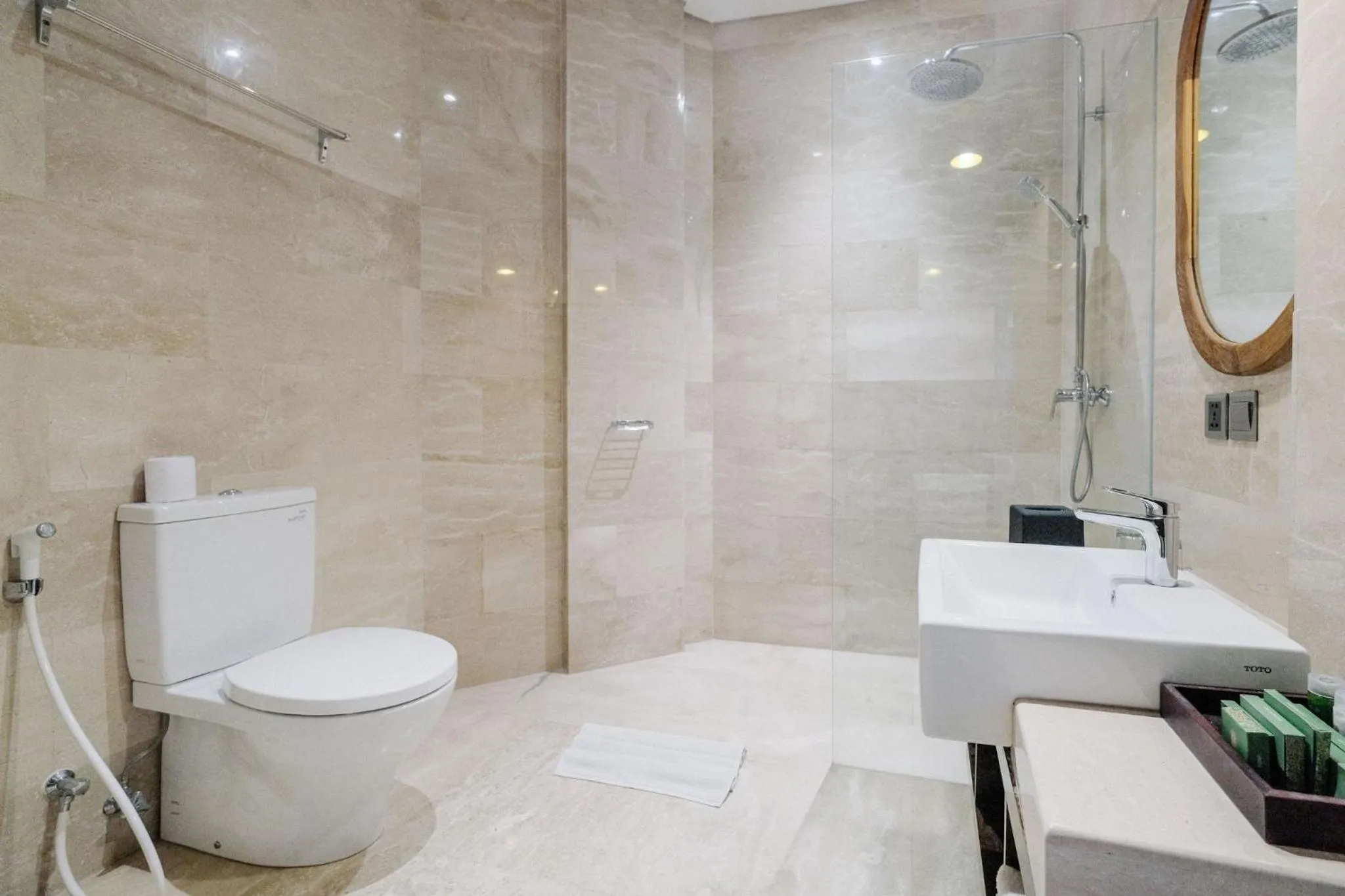 Bathroom in djabu Seminyak Hotel