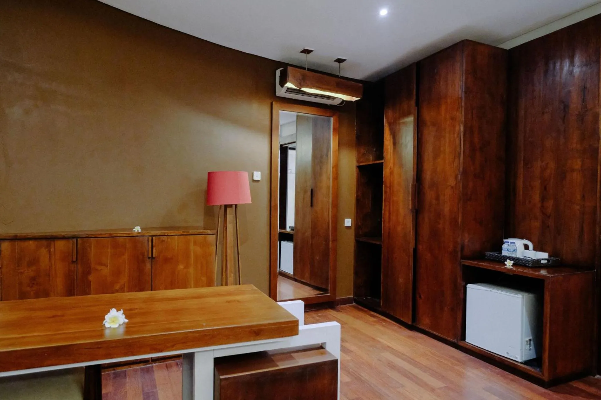 Area and facilities in djabu Seminyak Hotel