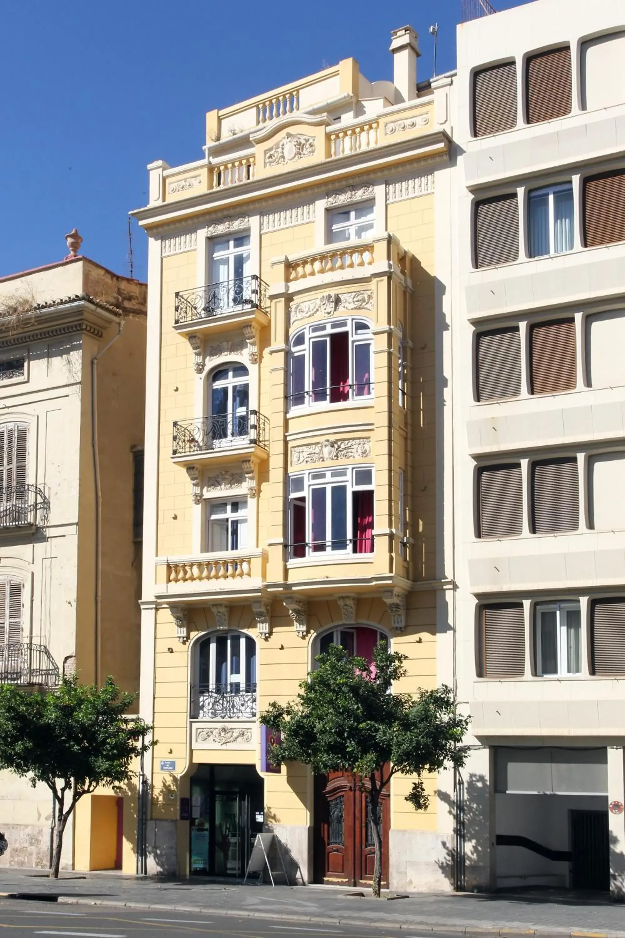 Facade/entrance in Purple Nest Hostel Facade/entrance in Purple Nest Hostel