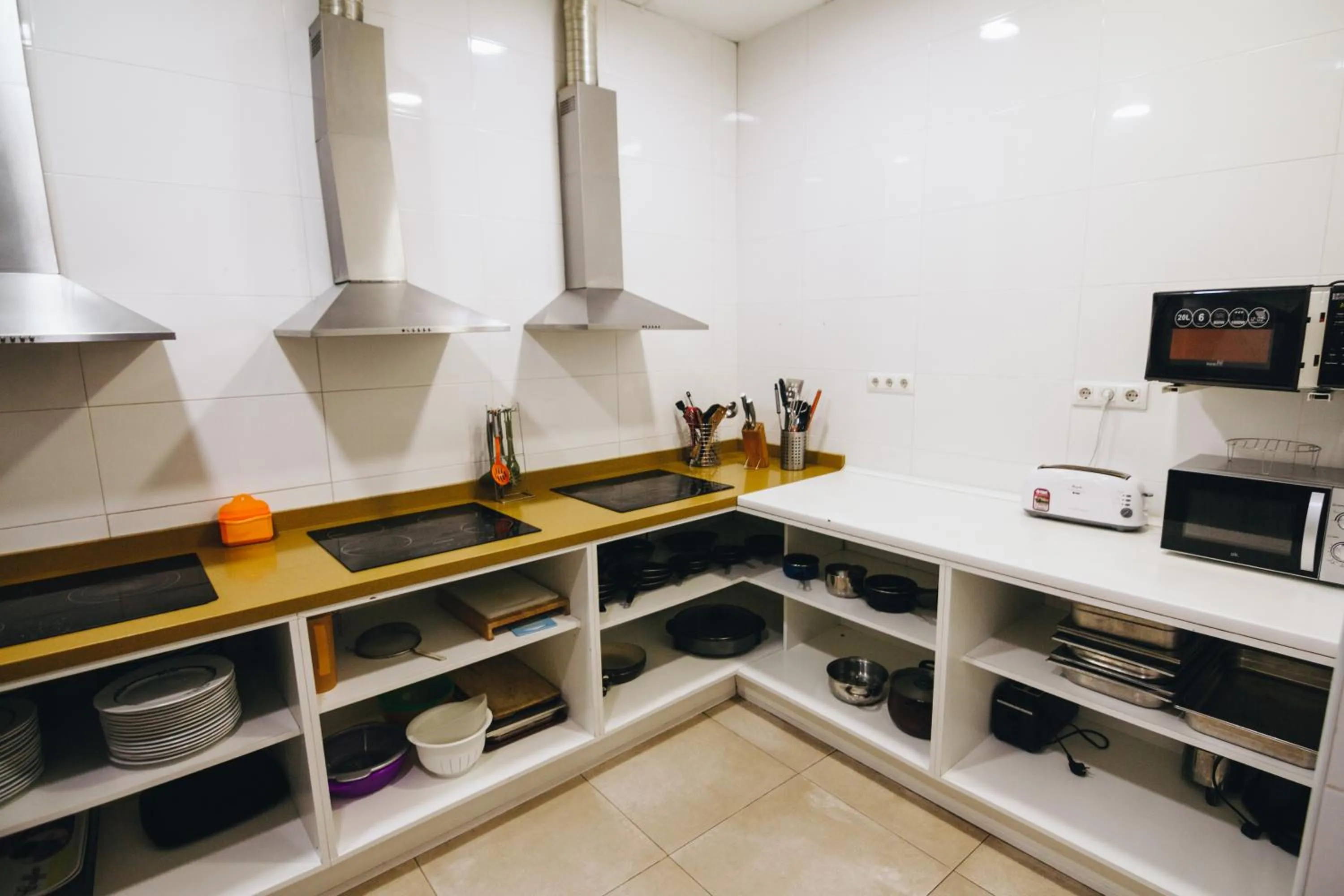 Kitchen or kitchenette in Purple Nest Hostel