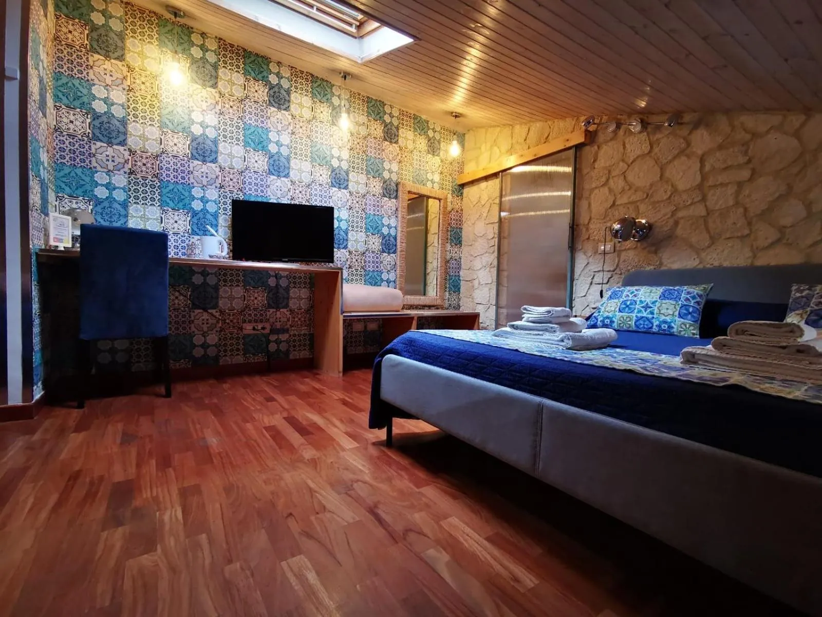 Photo of the whole room, Bed in Del Centro