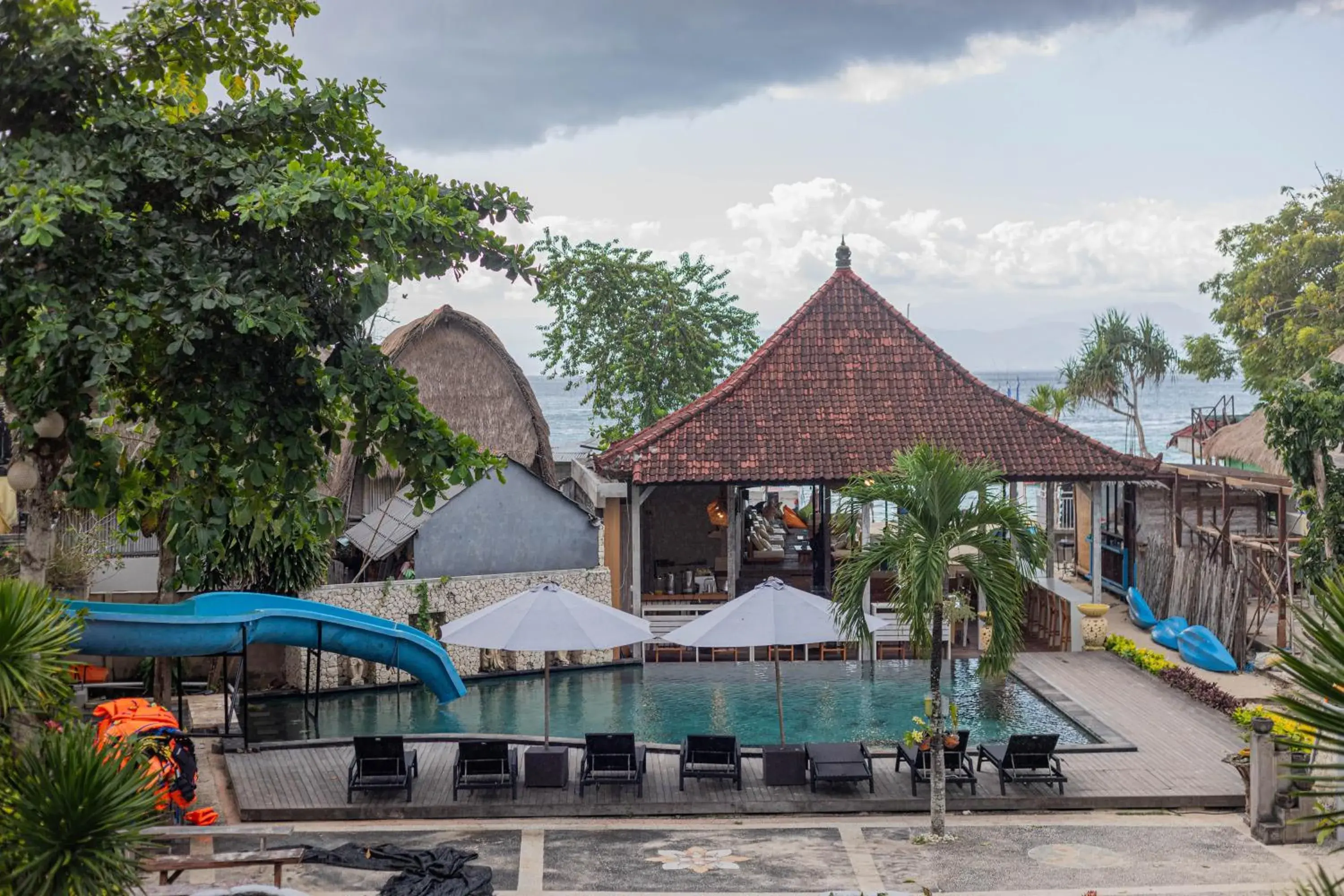 Swimming pool in The Tanis Beach Resort Nusa Lembongan Swimming pool in The Tanis Beach Resort Nusa Lembongan