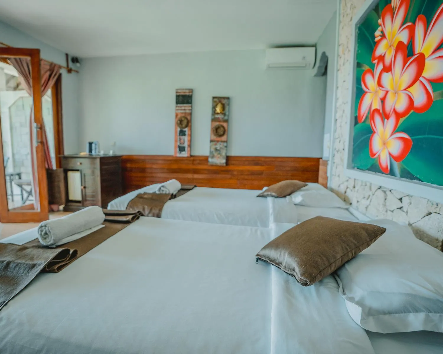 Photo of the whole room, Bed in The Tanis Beach Resort Nusa Lembongan