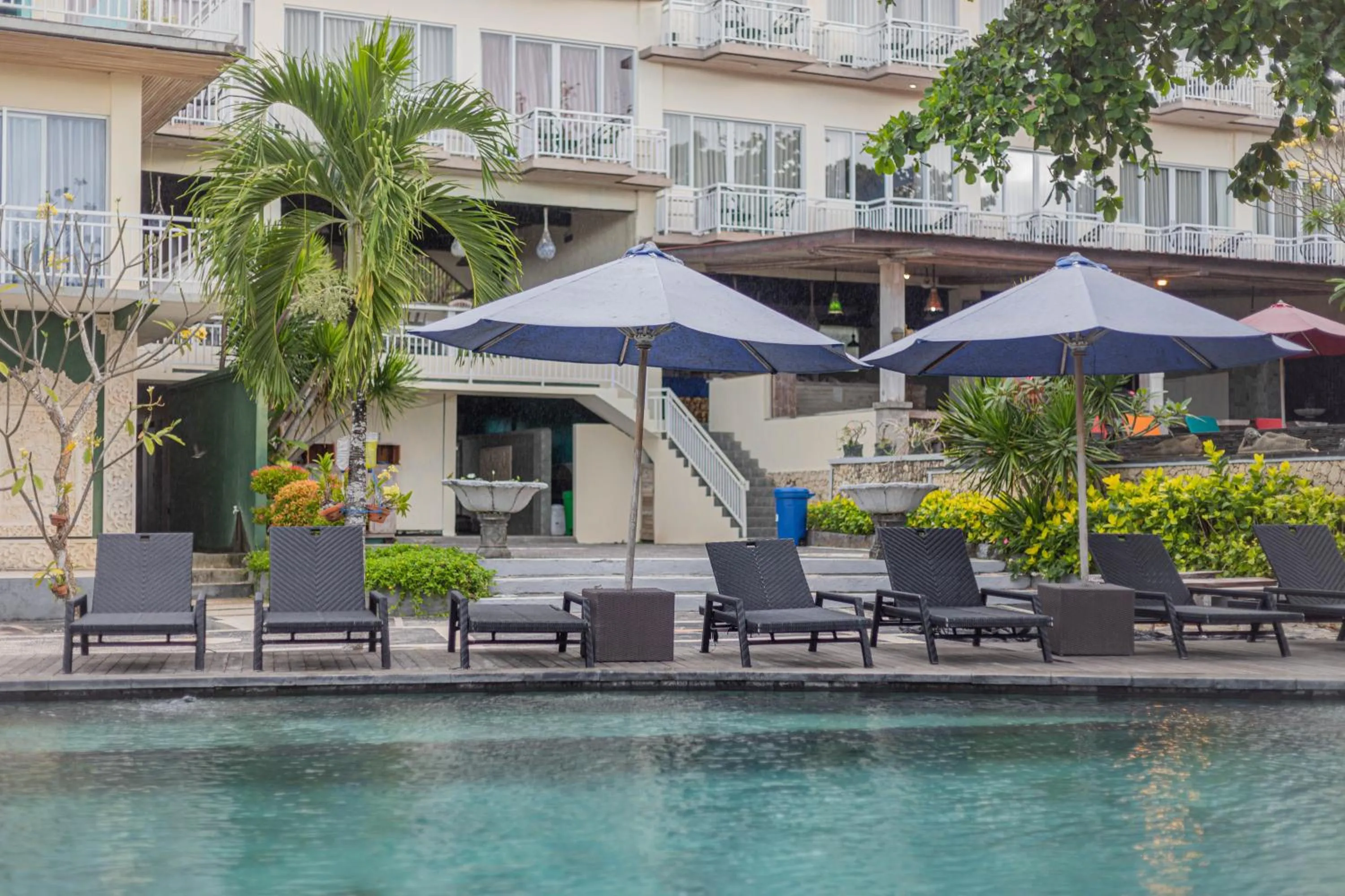 Garden in The Tanis Beach Resort Nusa Lembongan