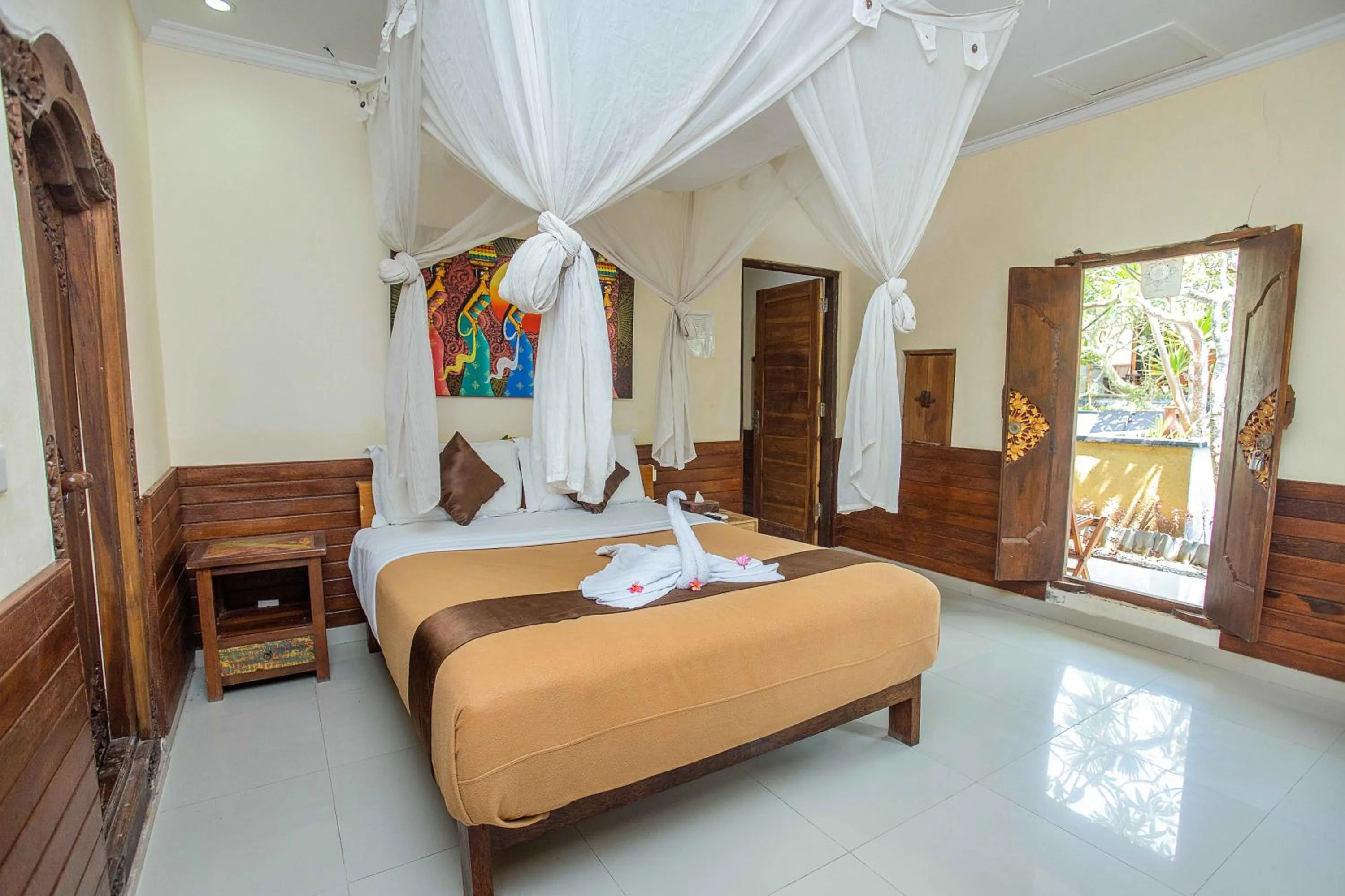 Bed in The Tanis Beach Resort Nusa Lembongan