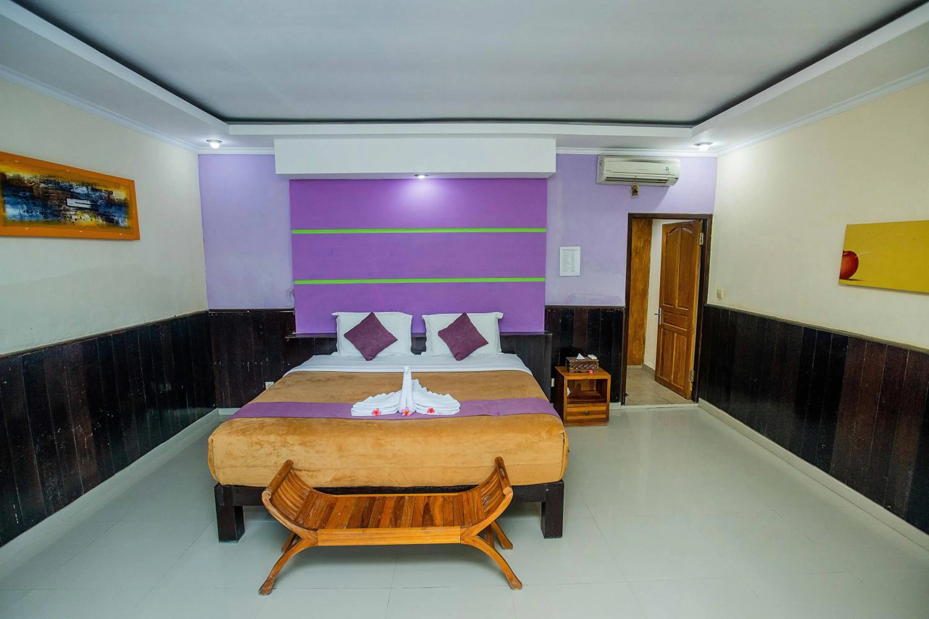 Bed in The Tanis Beach Resort Nusa Lembongan