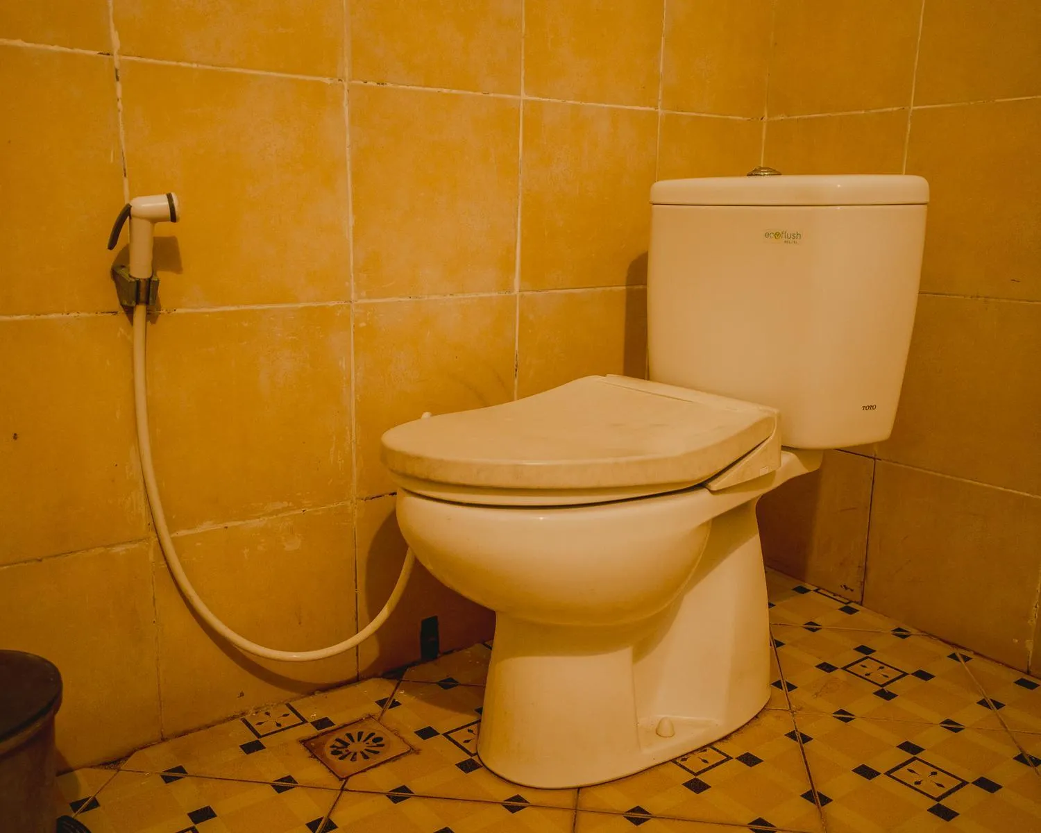 Toilet in The Tanis Beach Resort Nusa Lembongan