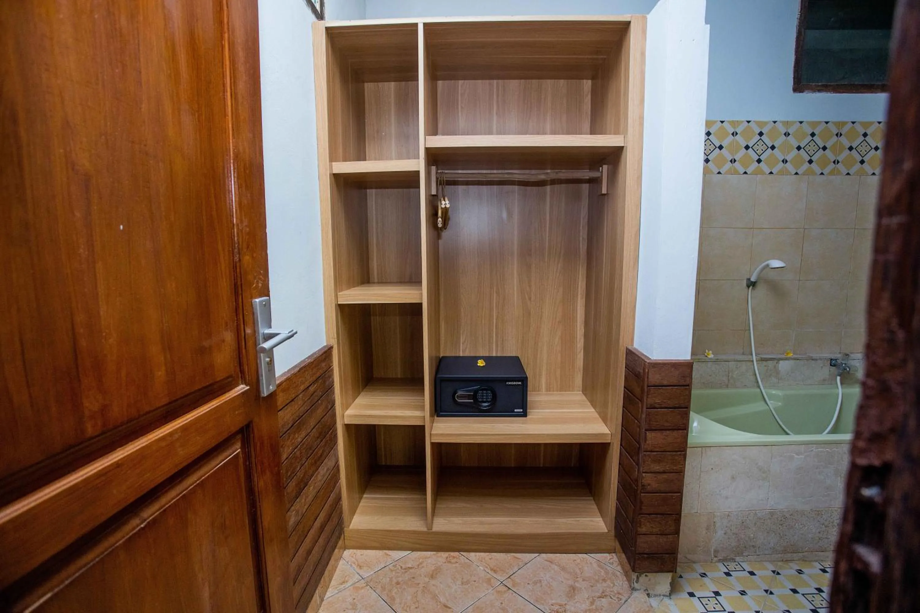 The Tanis Beach Resort Nusa Lembongan