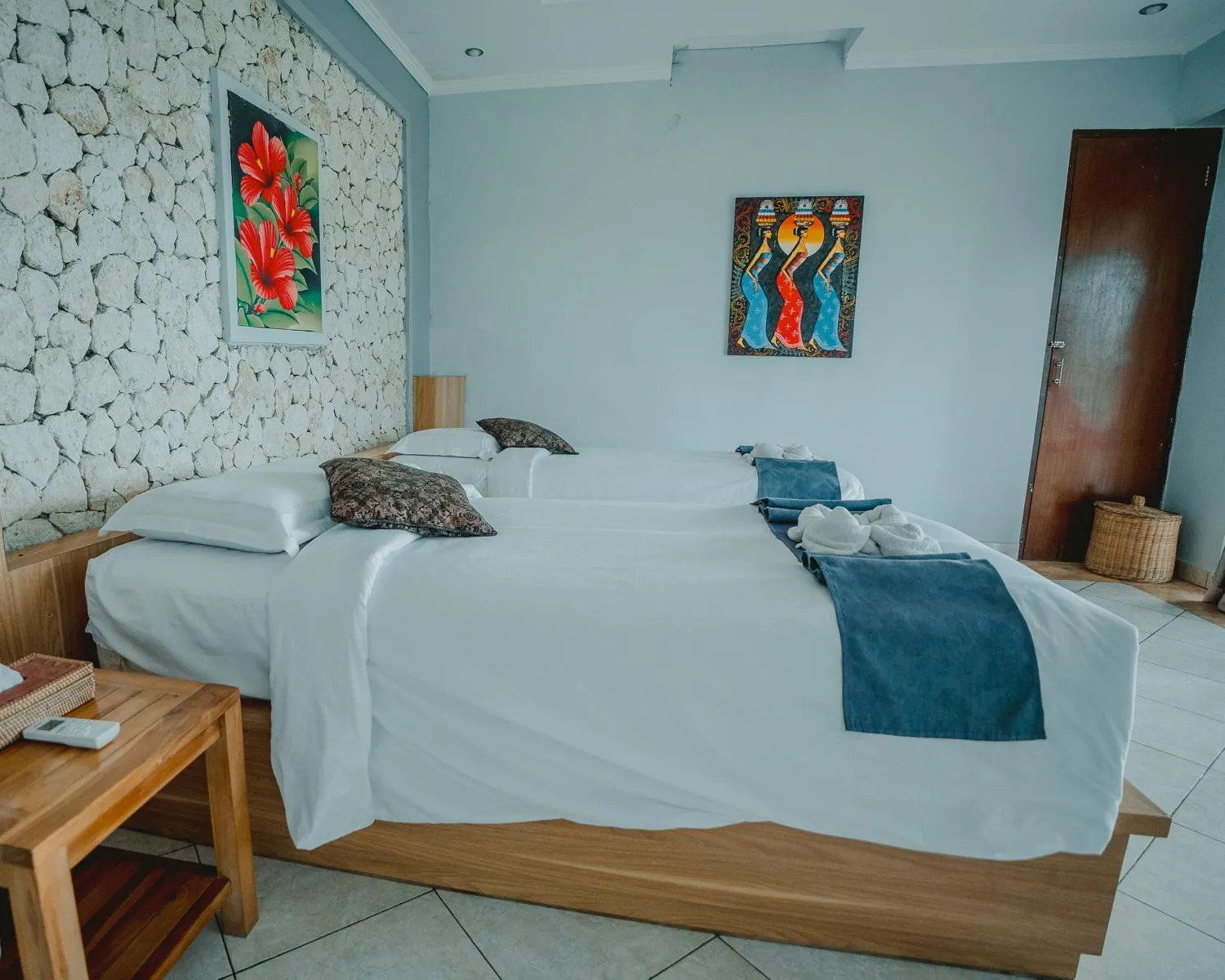 Bed in The Tanis Beach Resort Nusa Lembongan