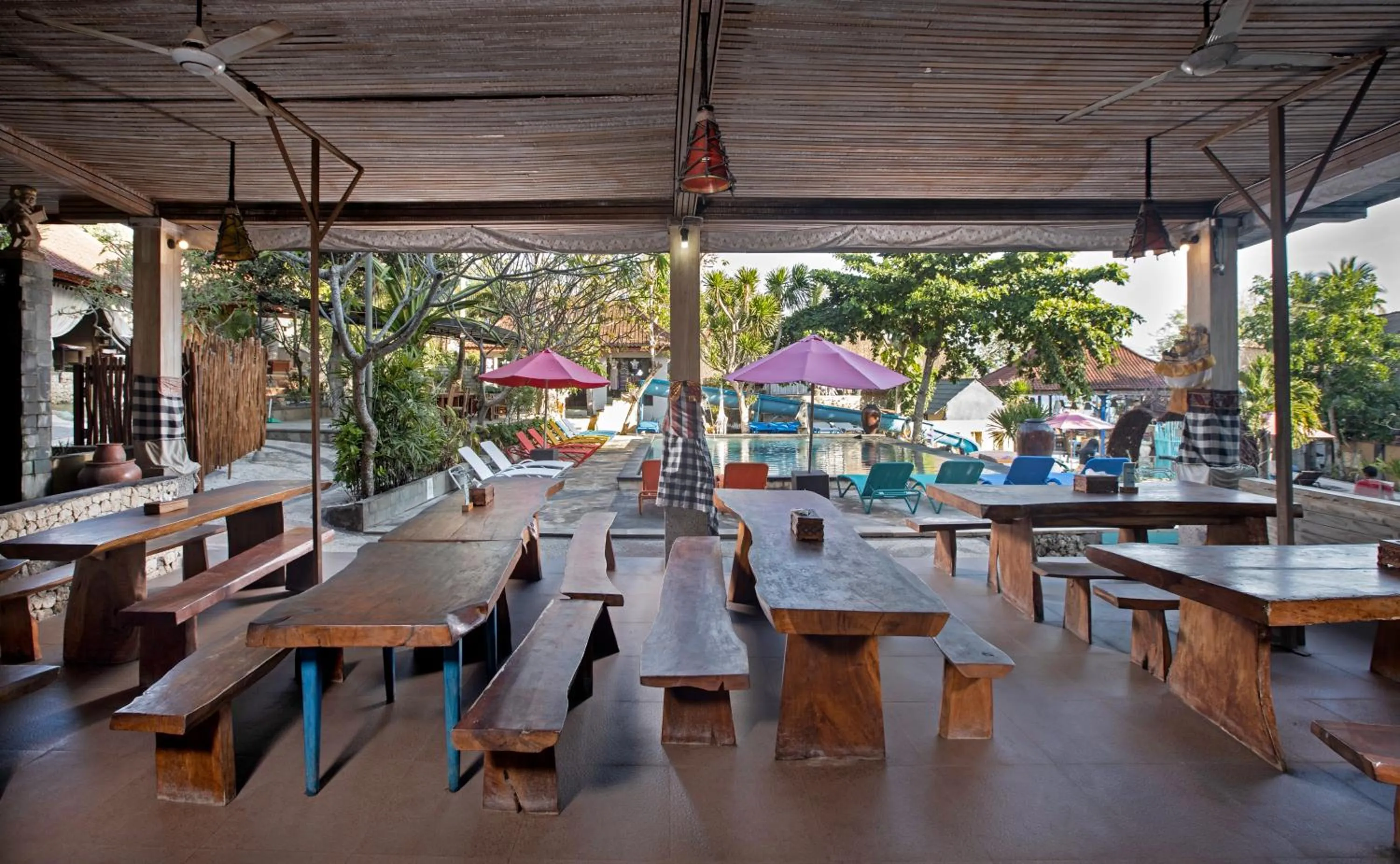 Restaurant/places to eat in The Tanis Beach Resort Nusa Lembongan