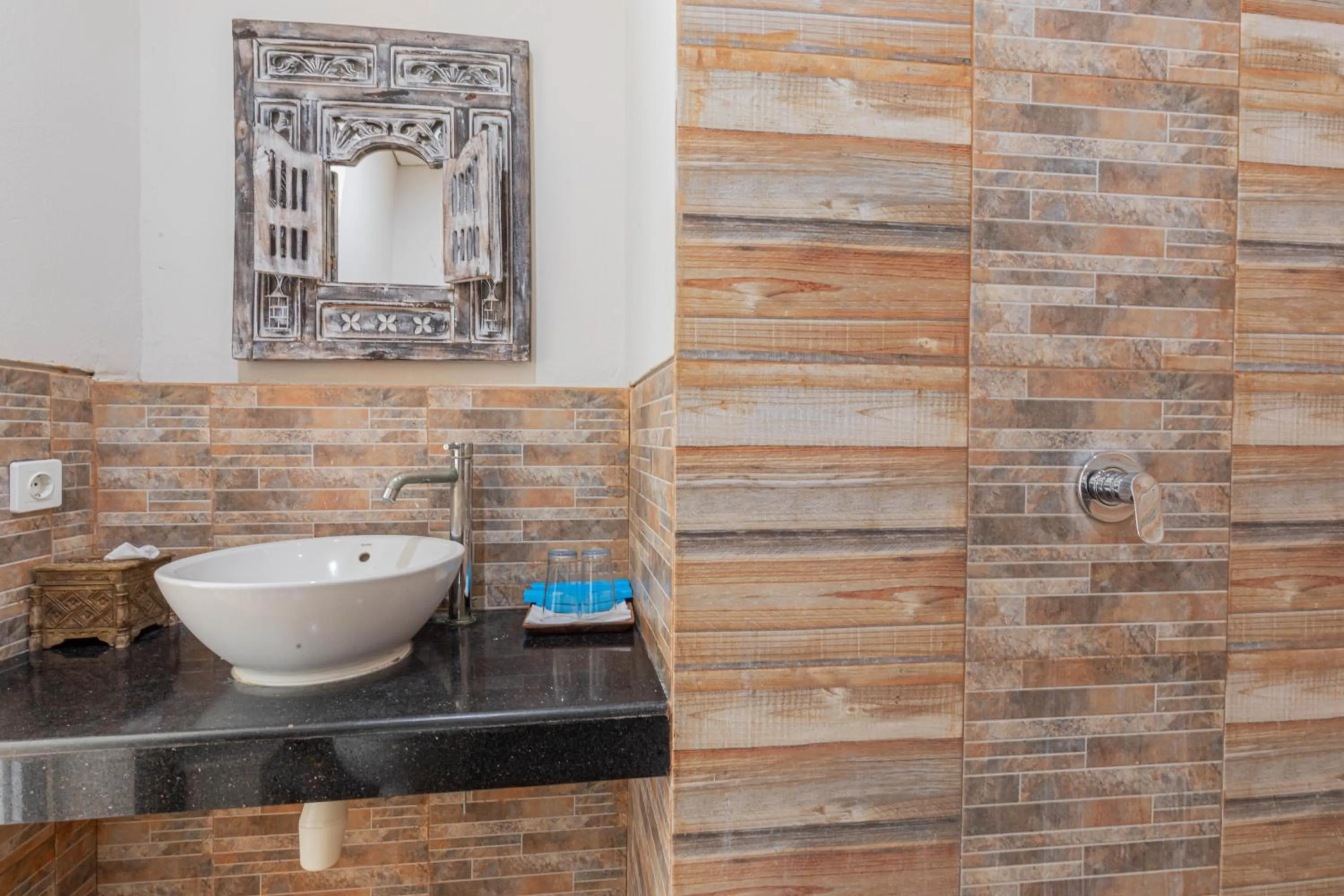 Bathroom in The Tanis Beach Resort Nusa Lembongan