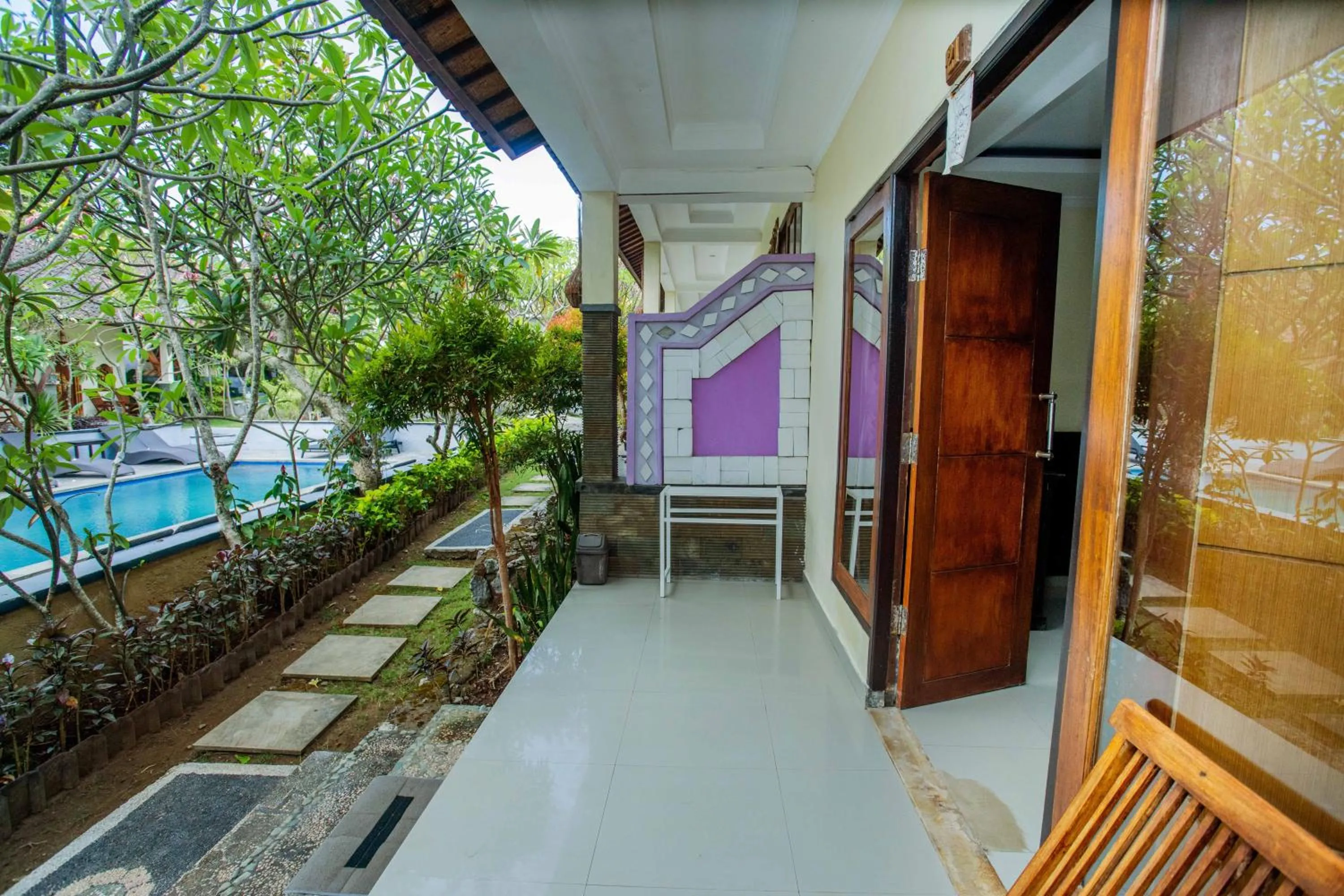 The Tanis Beach Resort Nusa Lembongan