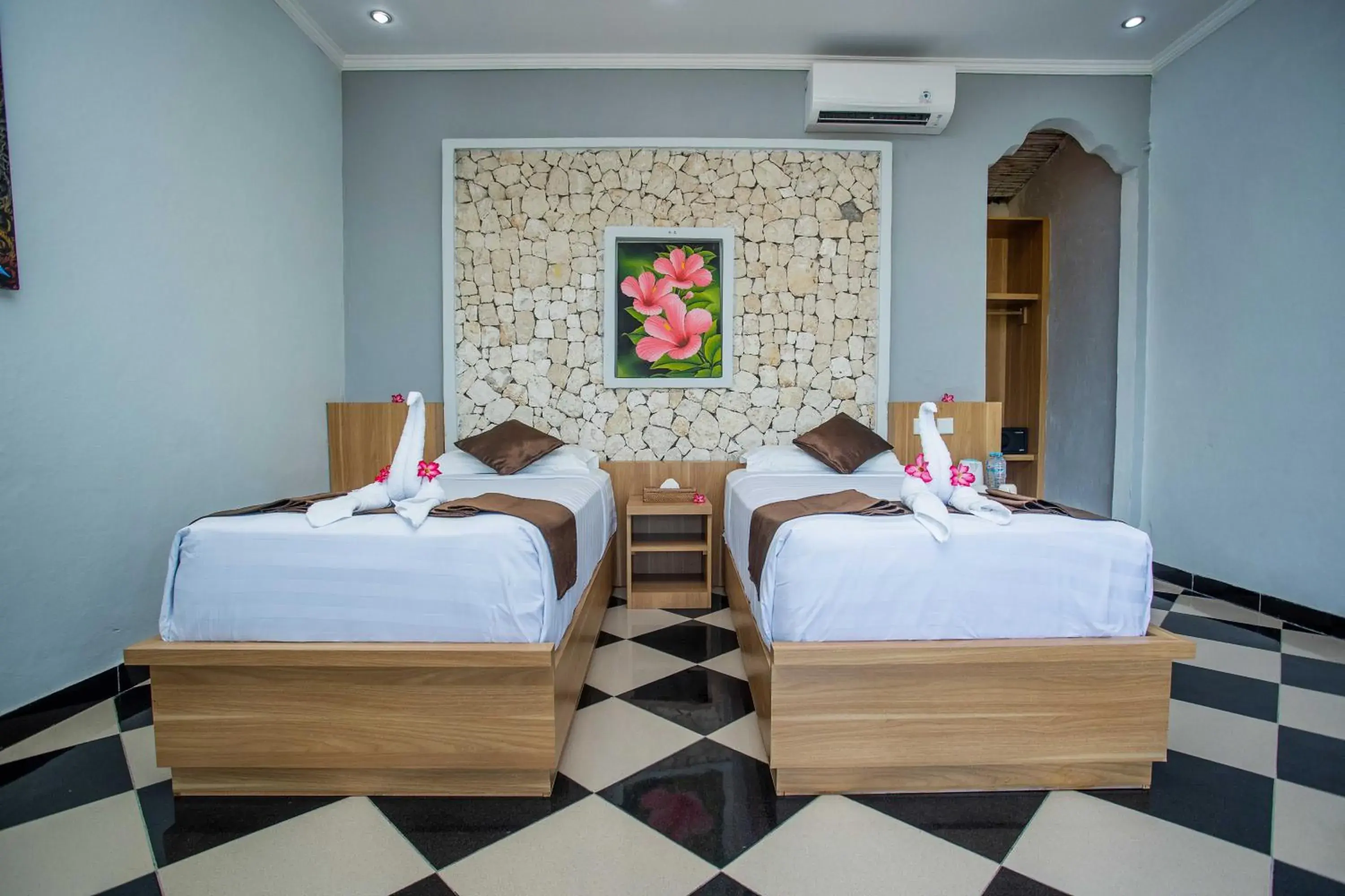 Bed in The Tanis Beach Resort Nusa Lembongan Bed in The Tanis Beach Resort Nusa Lembongan