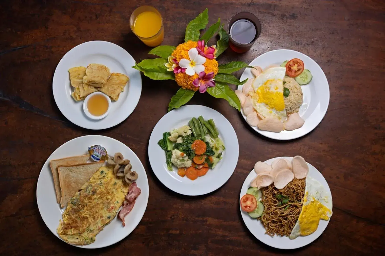 Food and drinks in The Tanis Beach Resort Nusa Lembongan Food and drinks in The Tanis Beach Resort Nusa Lembongan