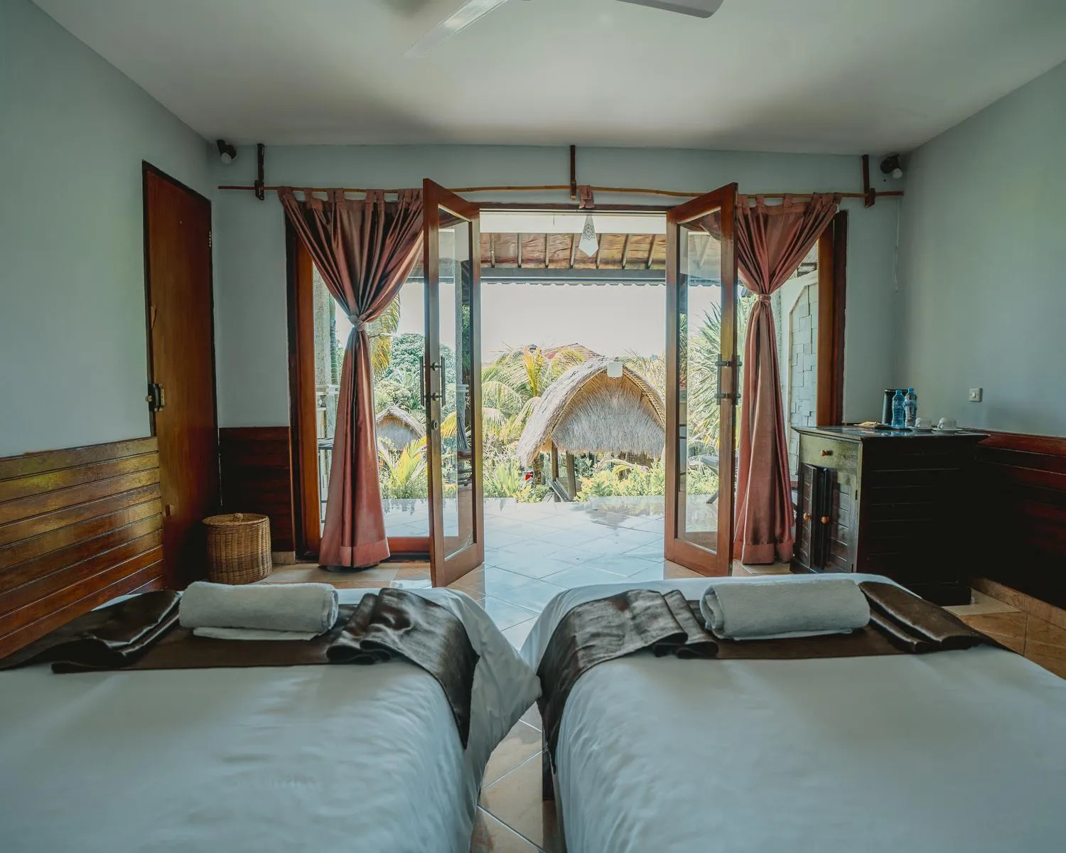 Bed in The Tanis Beach Resort Nusa Lembongan