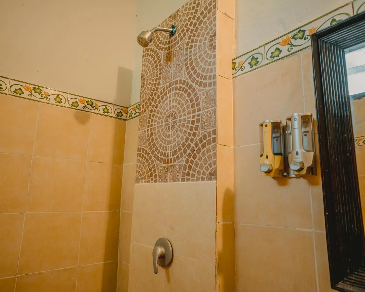 Shower in The Tanis Beach Resort Nusa Lembongan