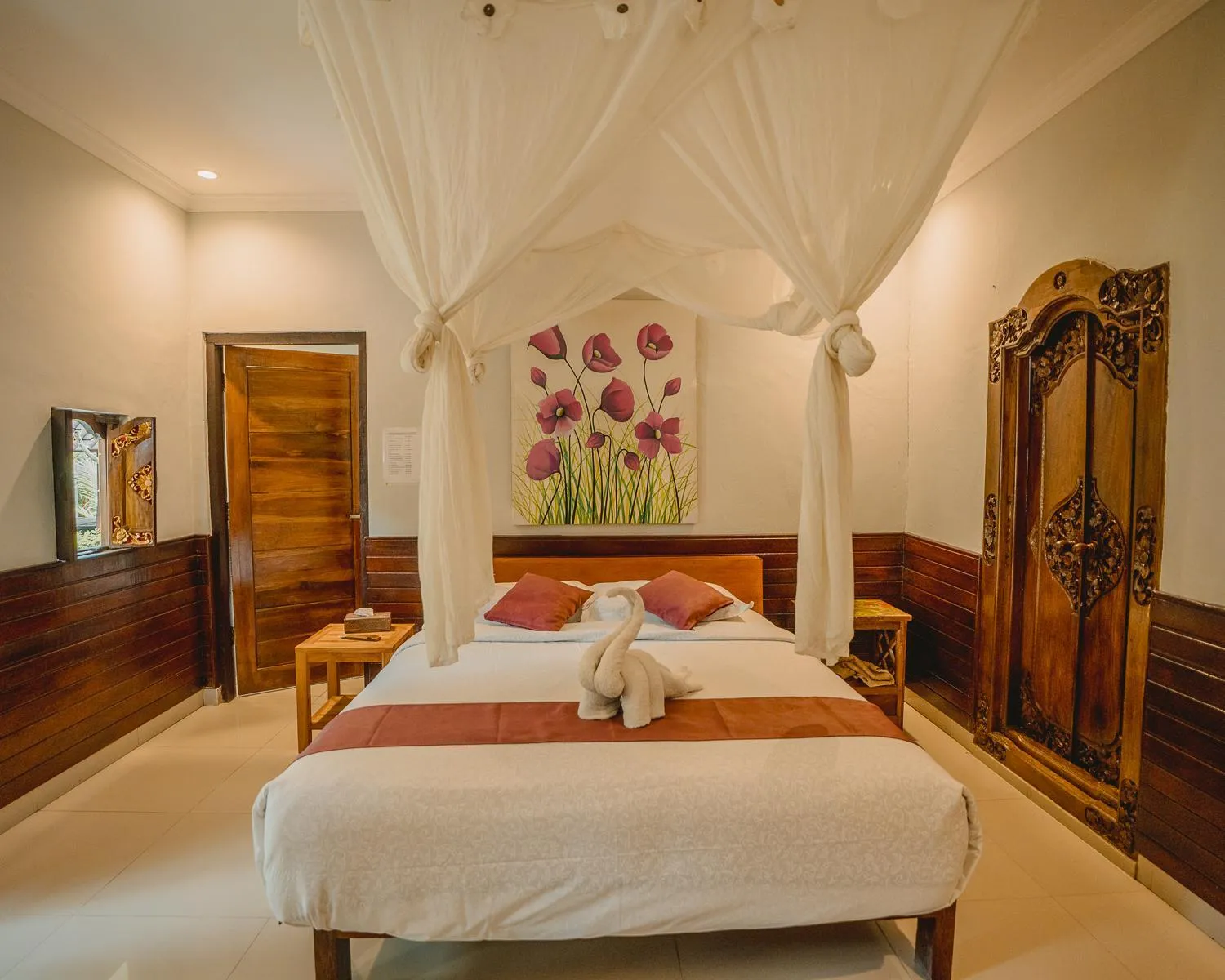 Bed in The Tanis Beach Resort Nusa Lembongan