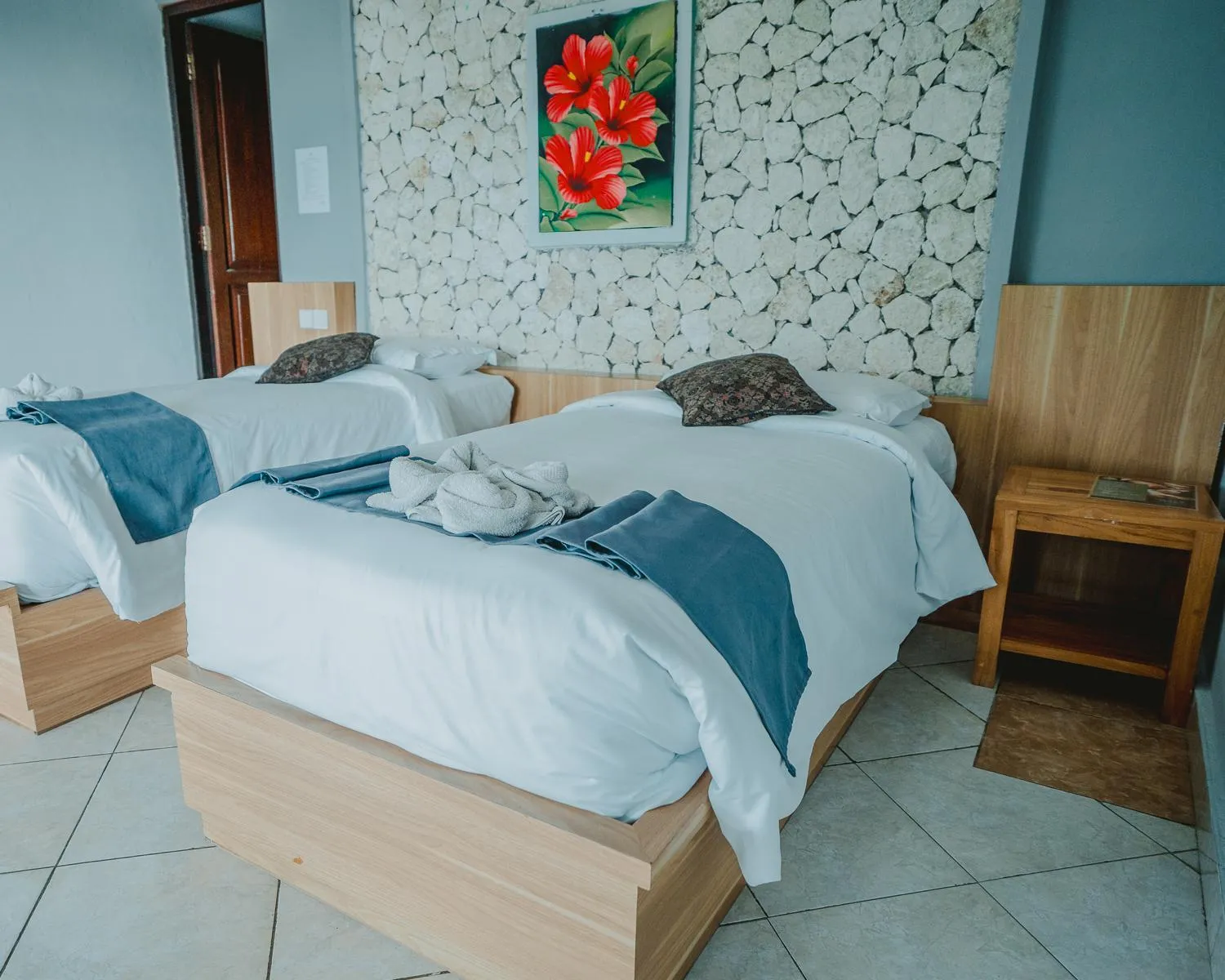 Bed in The Tanis Beach Resort Nusa Lembongan