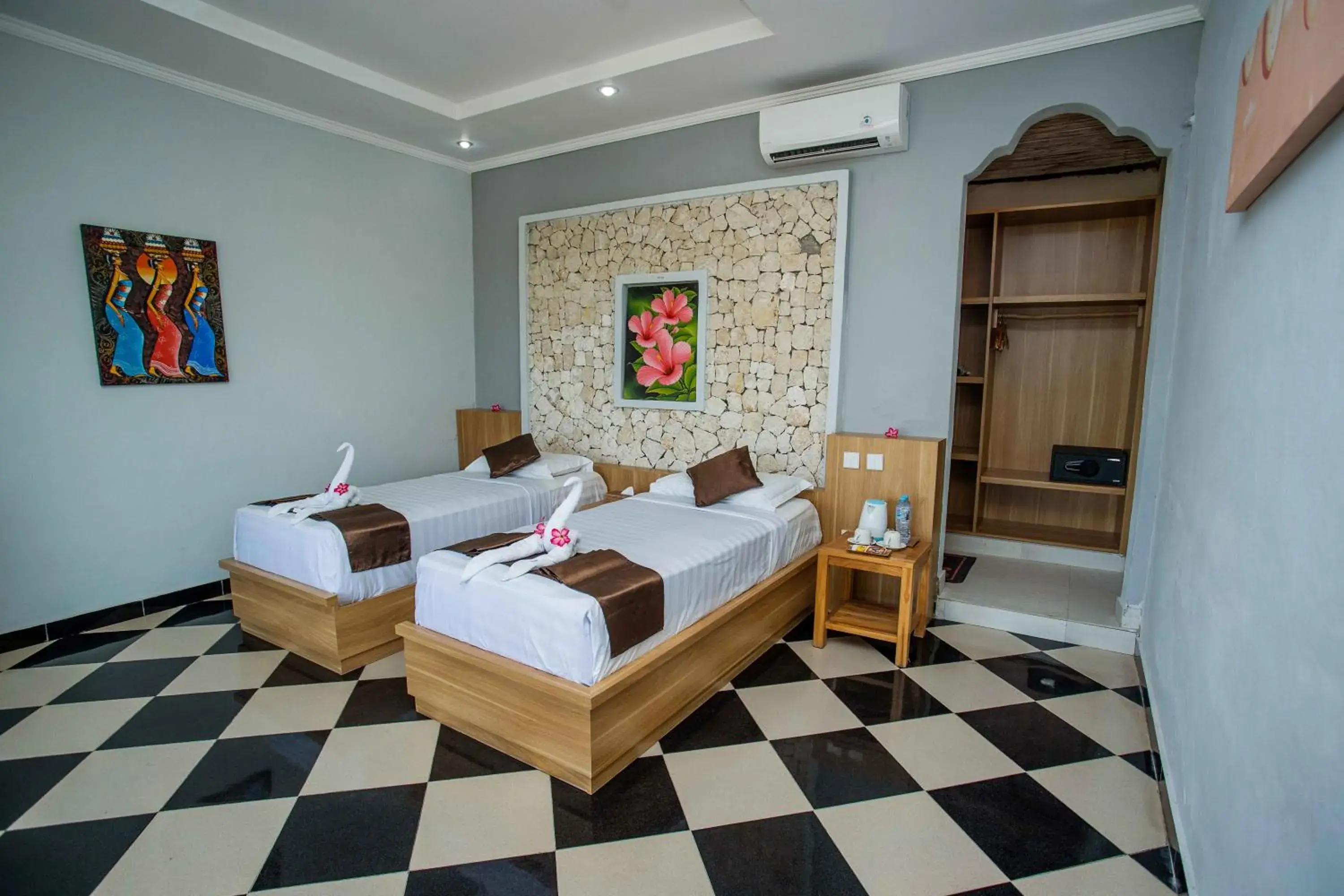 Bed in The Tanis Beach Resort Nusa Lembongan Bed in The Tanis Beach Resort Nusa Lembongan