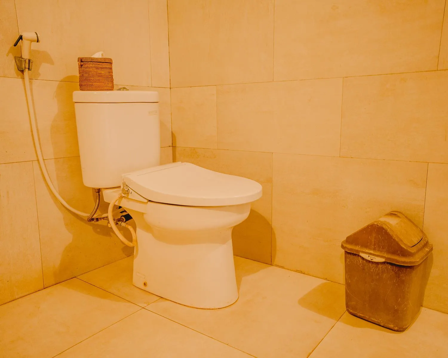 Toilet in The Tanis Beach Resort Nusa Lembongan