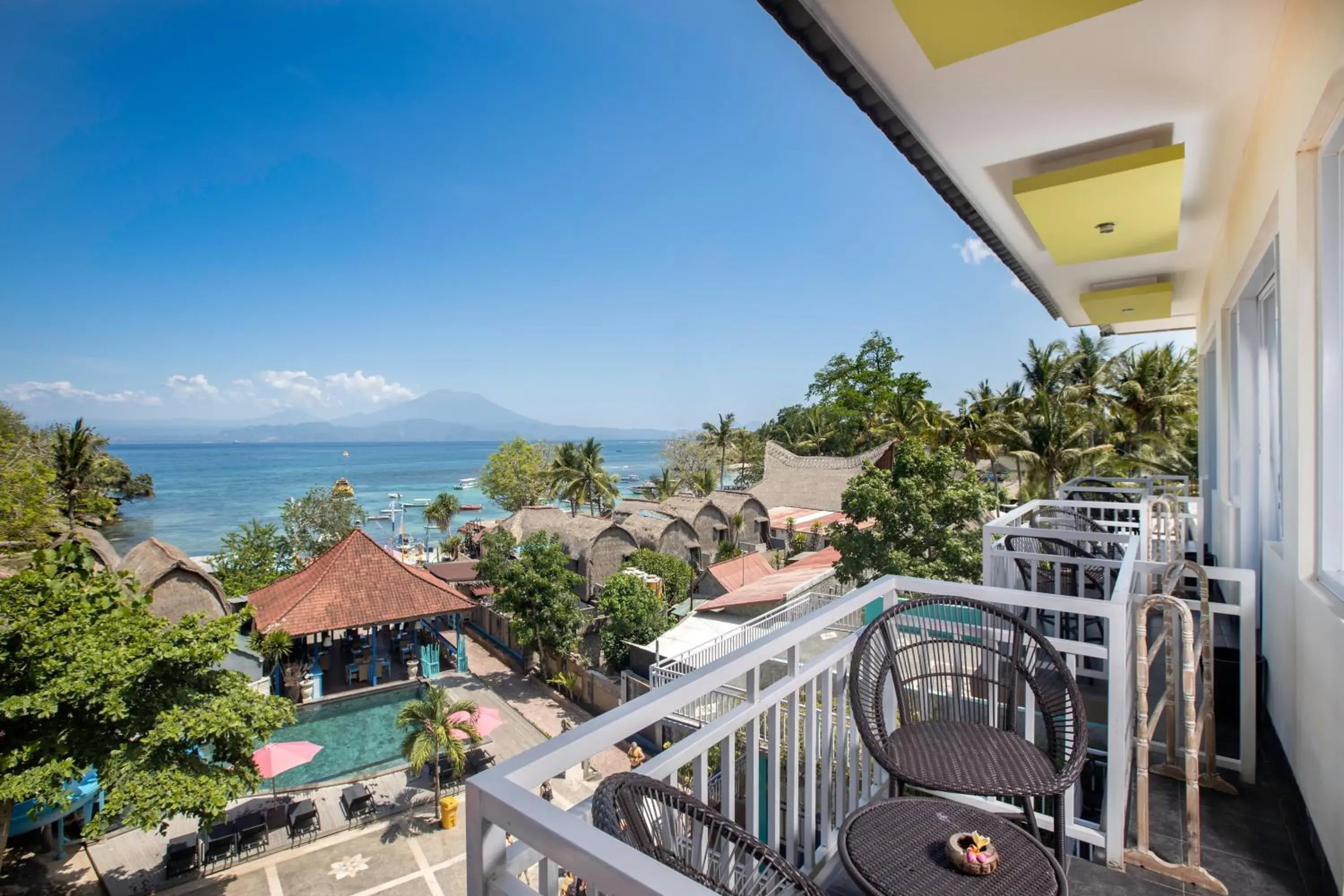 Deluxe Double Room with Balcony and Sea View in The Tanis Beach Resort Nusa Lembongan Deluxe Double Room with Balcony and Sea View in The Tanis Beach Resort Nusa Lembongan
