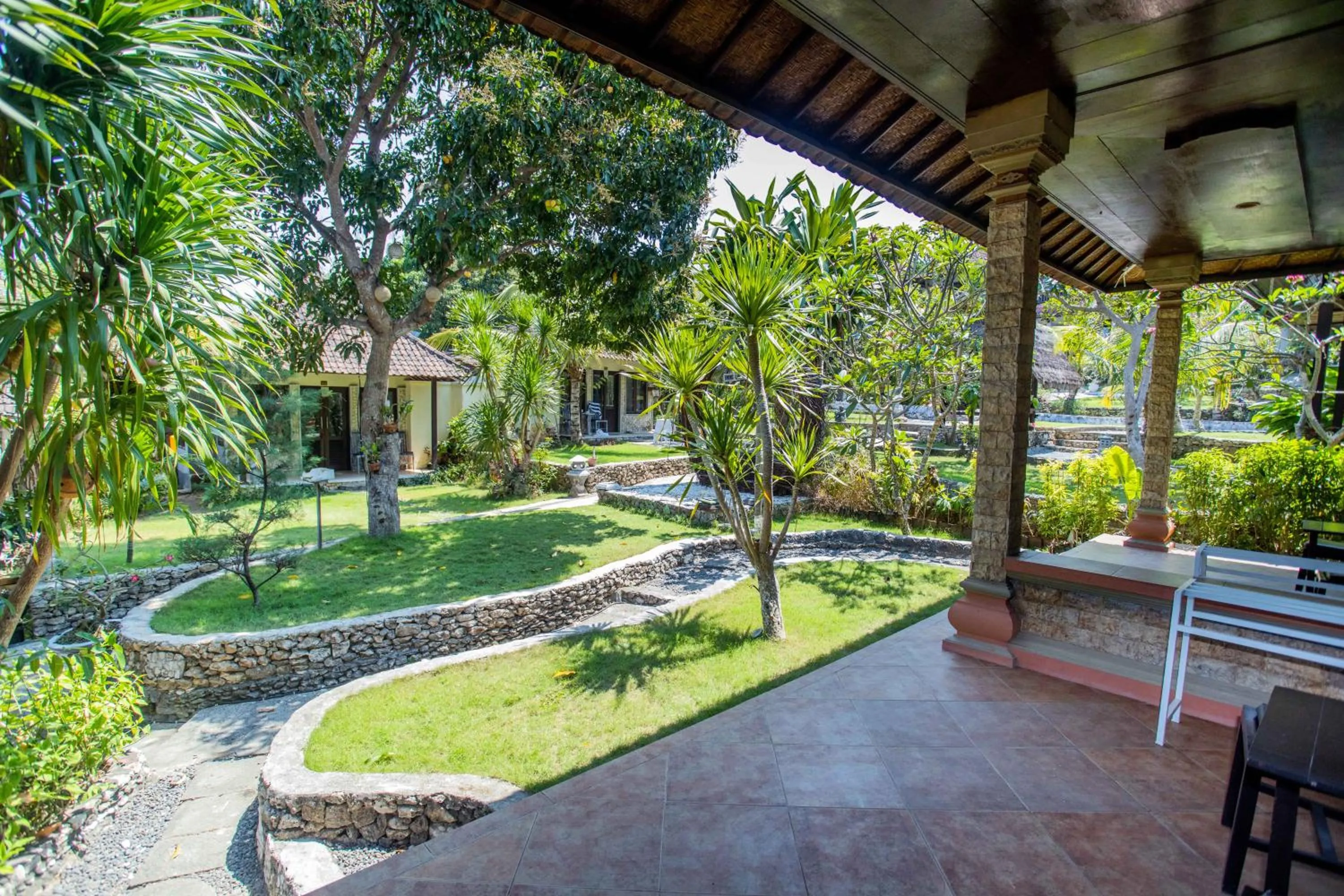 Day in The Tanis Beach Resort Nusa Lembongan